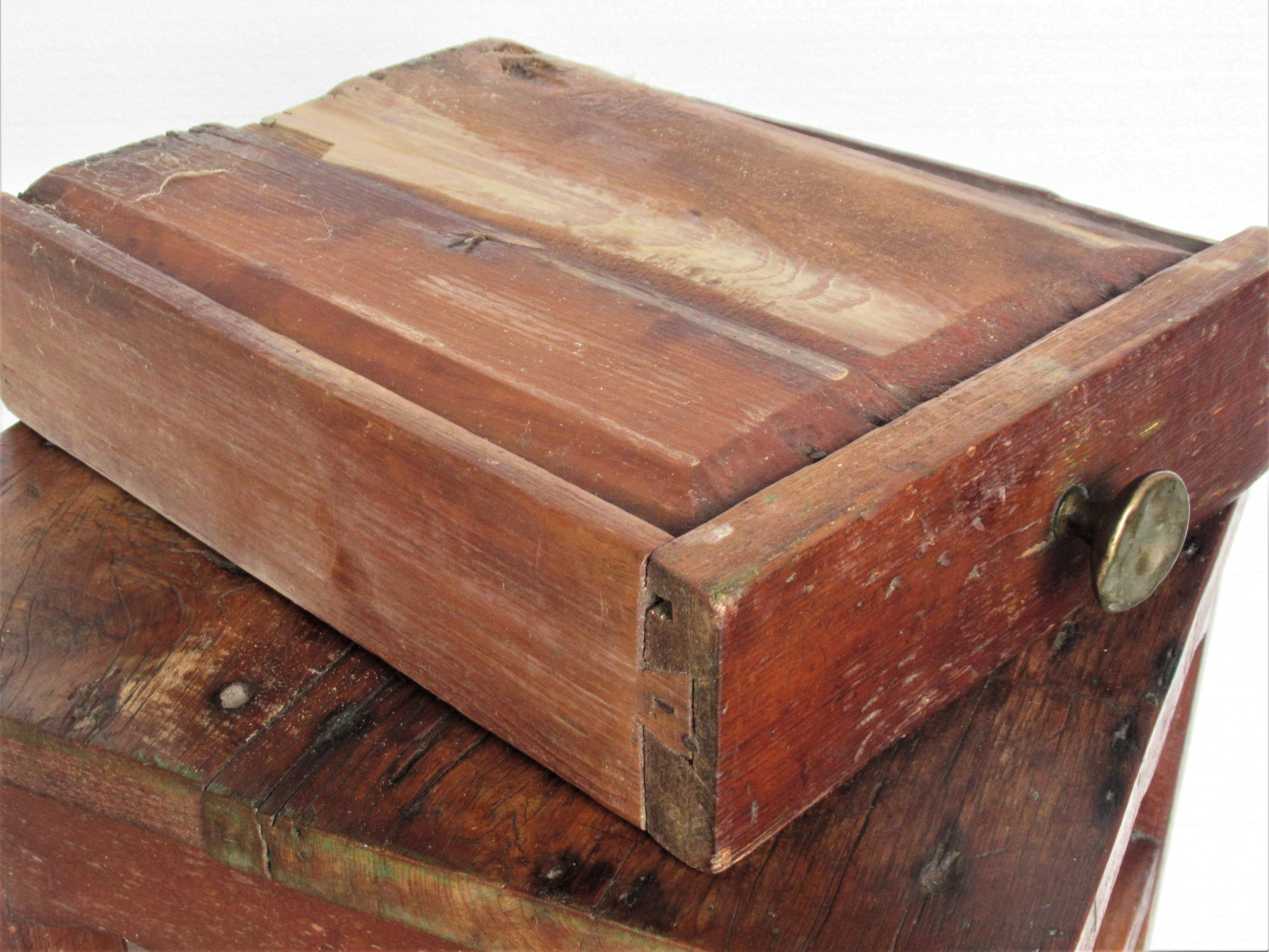 American Country Scallop Design Table - Circa 1820 8