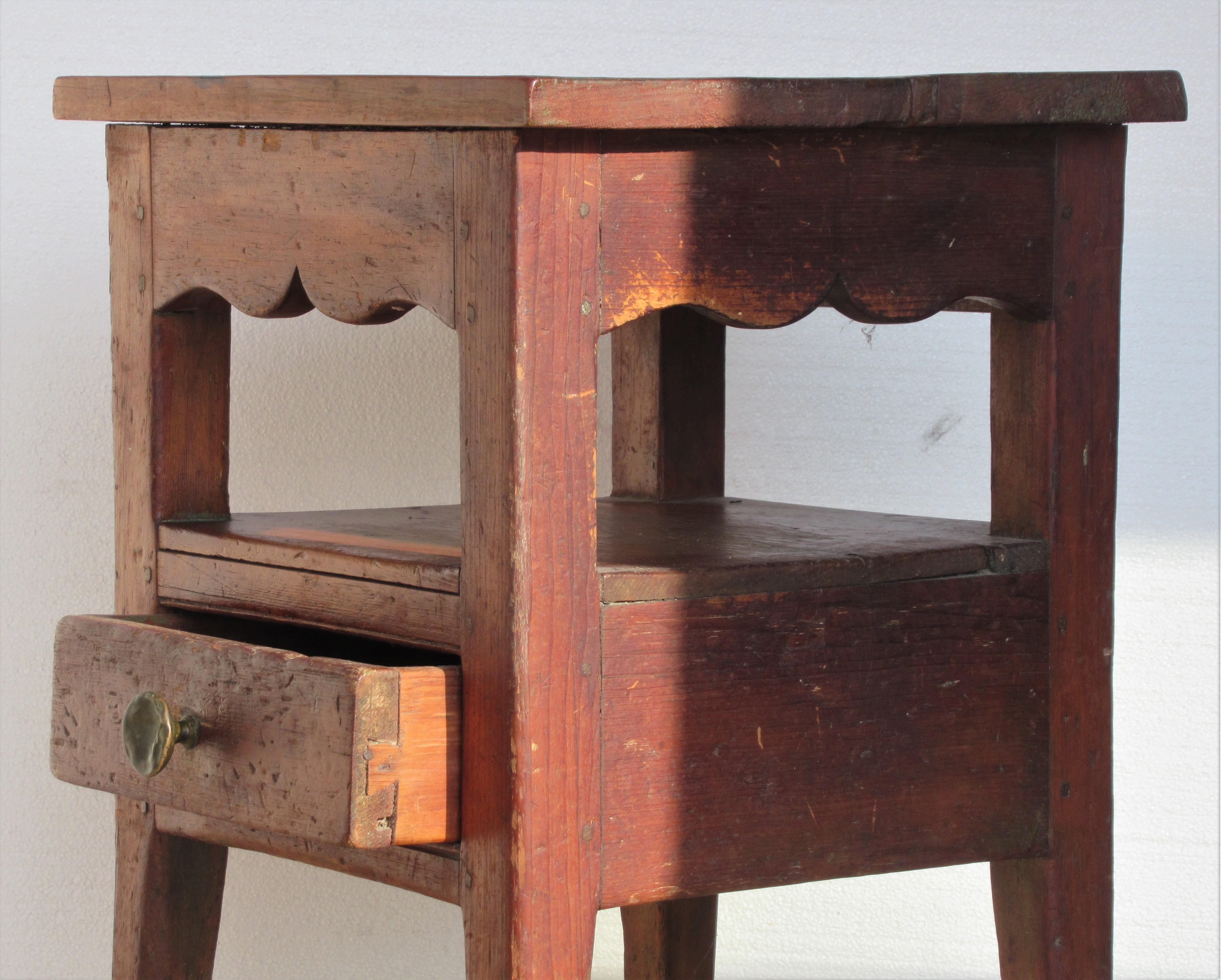 American Country Scallop Design Table - Circa 1820 12
