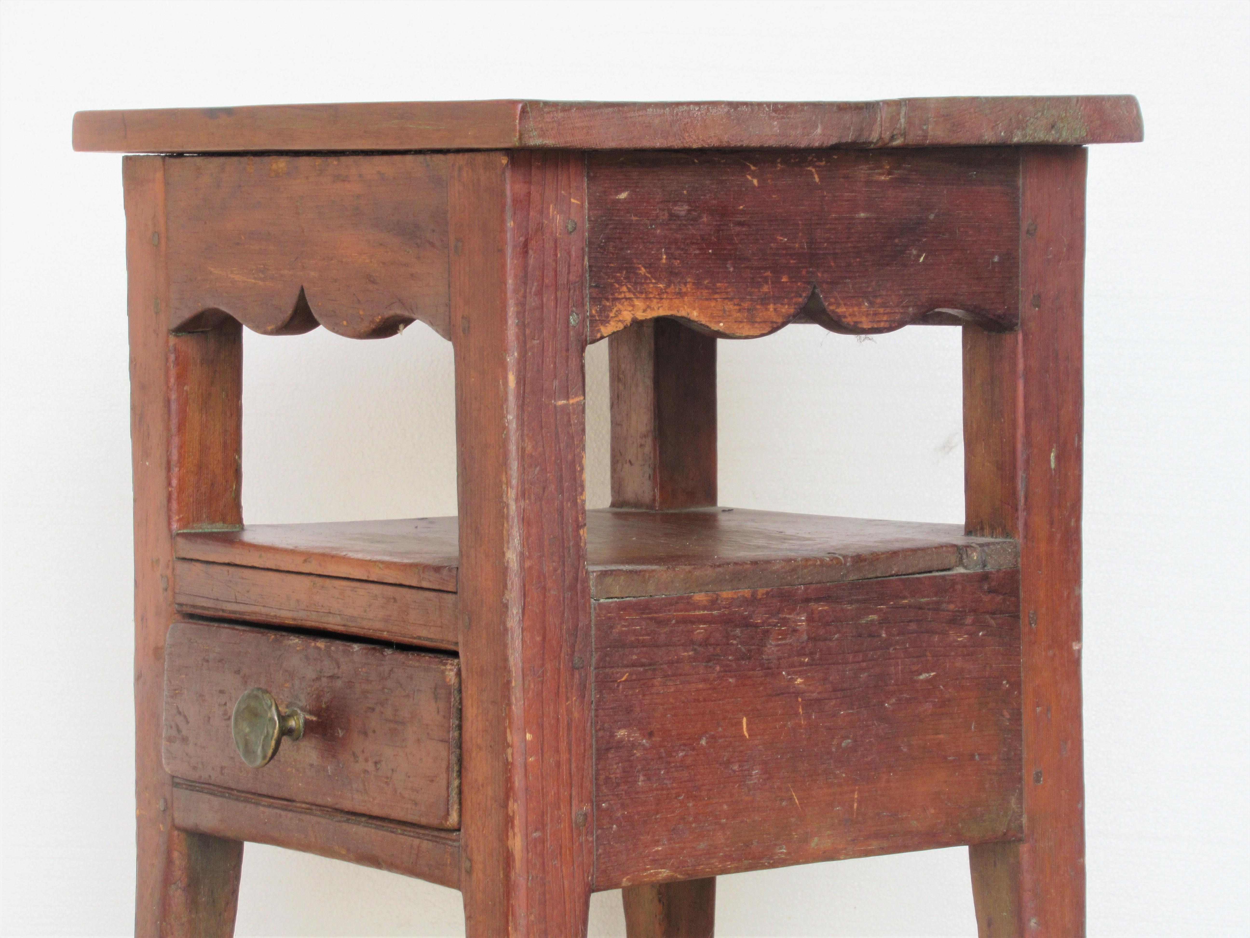 Joinery American Country Scallop Design Table - Circa 1820