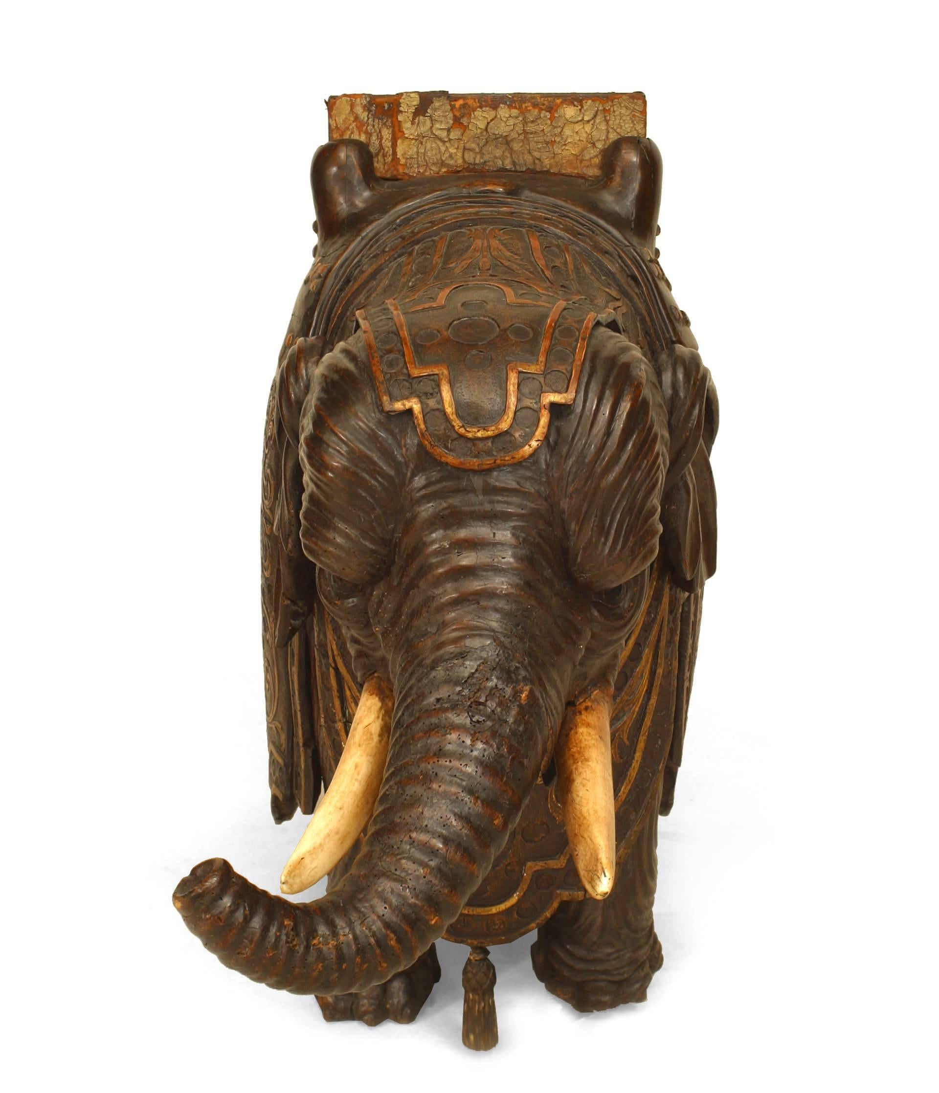 Early 19th c. Anglo-Indian Walnut Elephant Planter In Good Condition In New York, NY