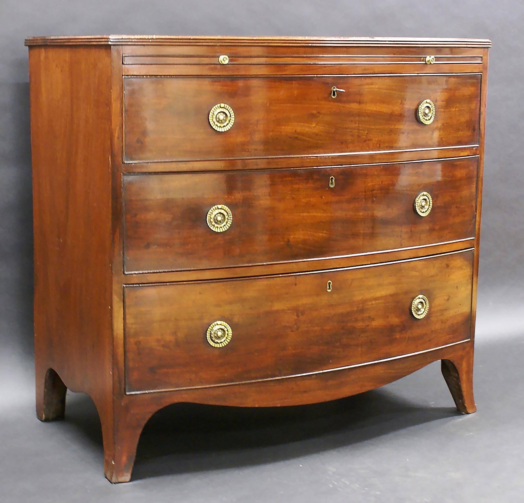 Early 19th Century Bow Fronted Chest of Three Drawers 1