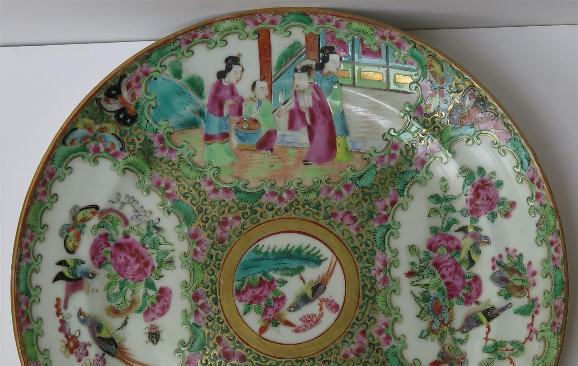 Chinese Export Dinner Plate Rose Medallion porcelain, Qing Ca 1820 1