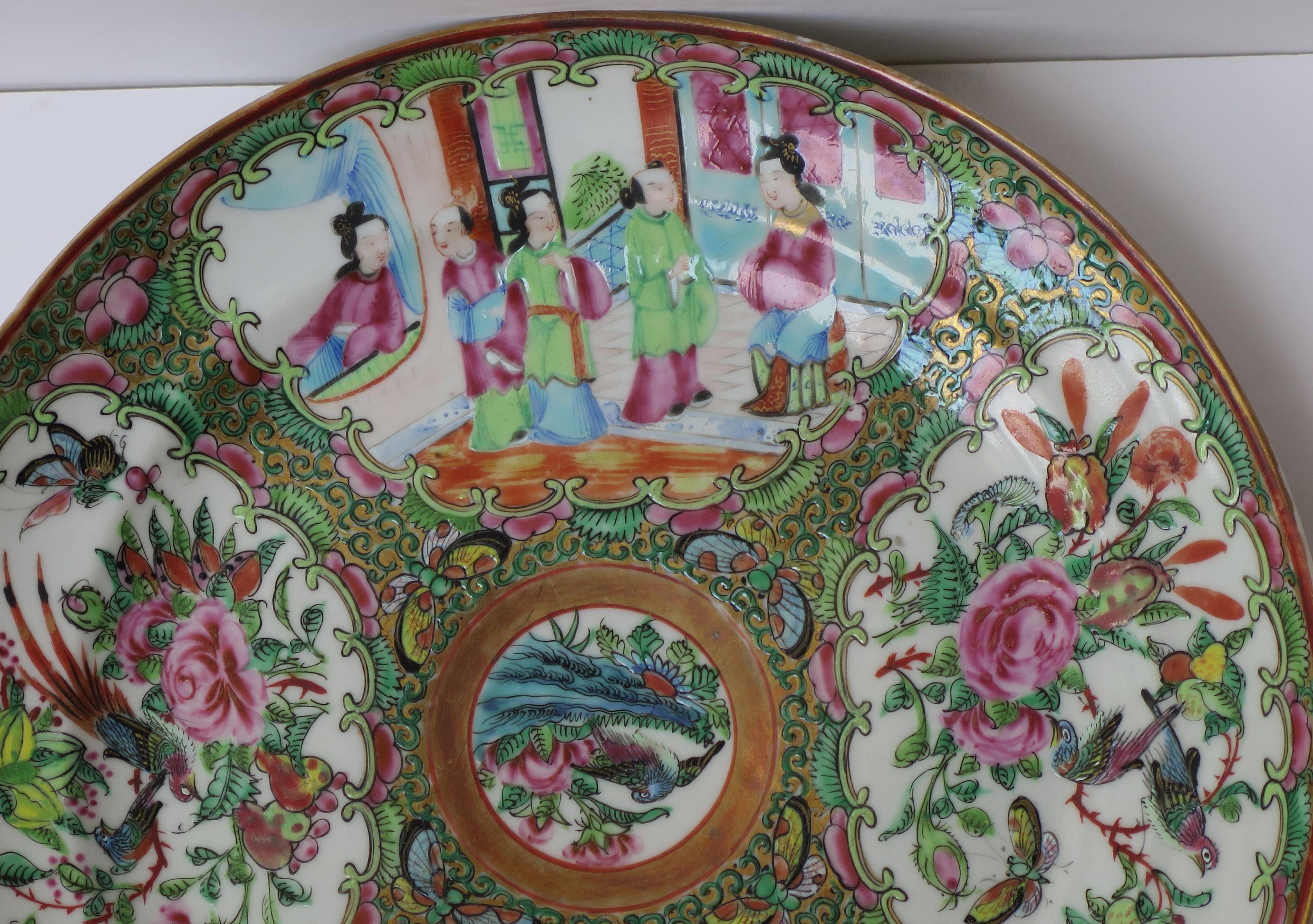 Chinese Export Porcelain Dinner Plate Rose Medallion, Qing Ca 1820 3