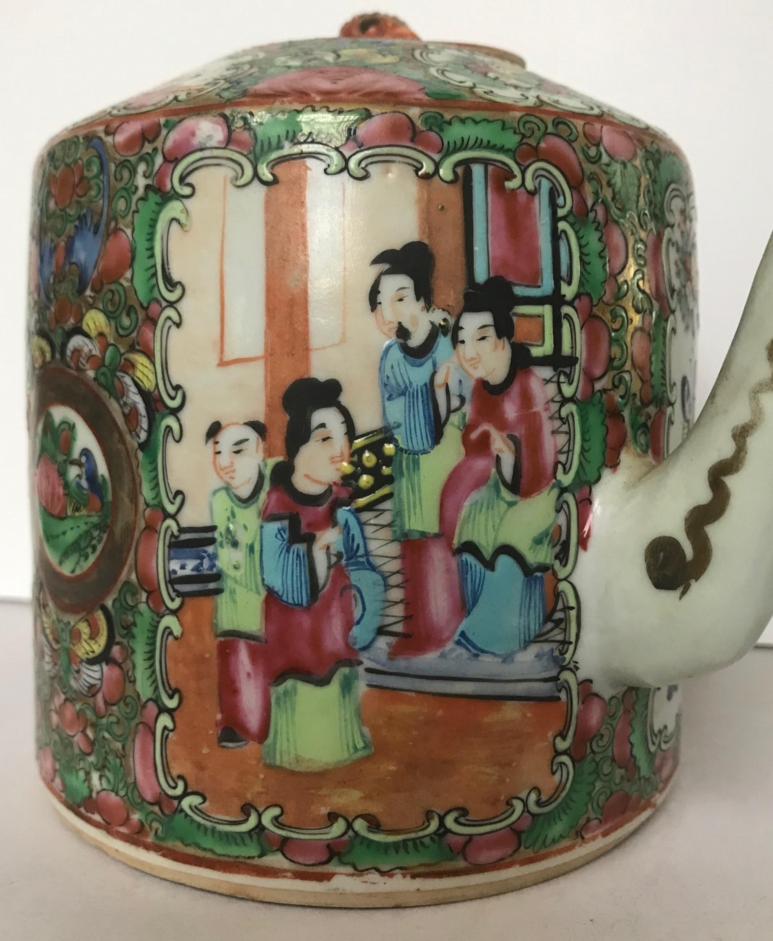 Hand-Painted Early 19th Century Chinese Export Rose Medallion Branch Handle Porcelain Teapot