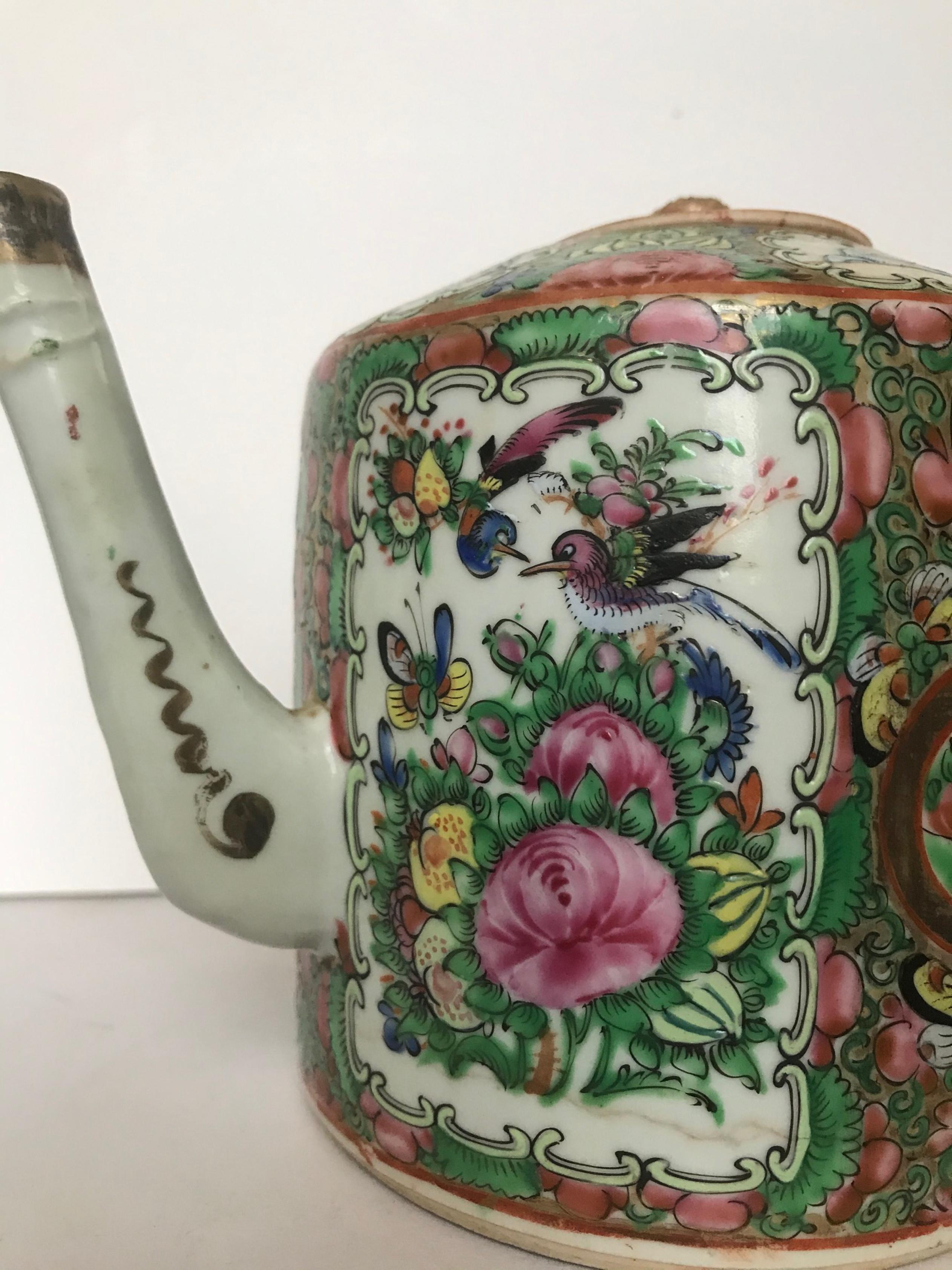 Early 19th Century Chinese Export Rose Medallion Branch Handle Porcelain Teapot 1
