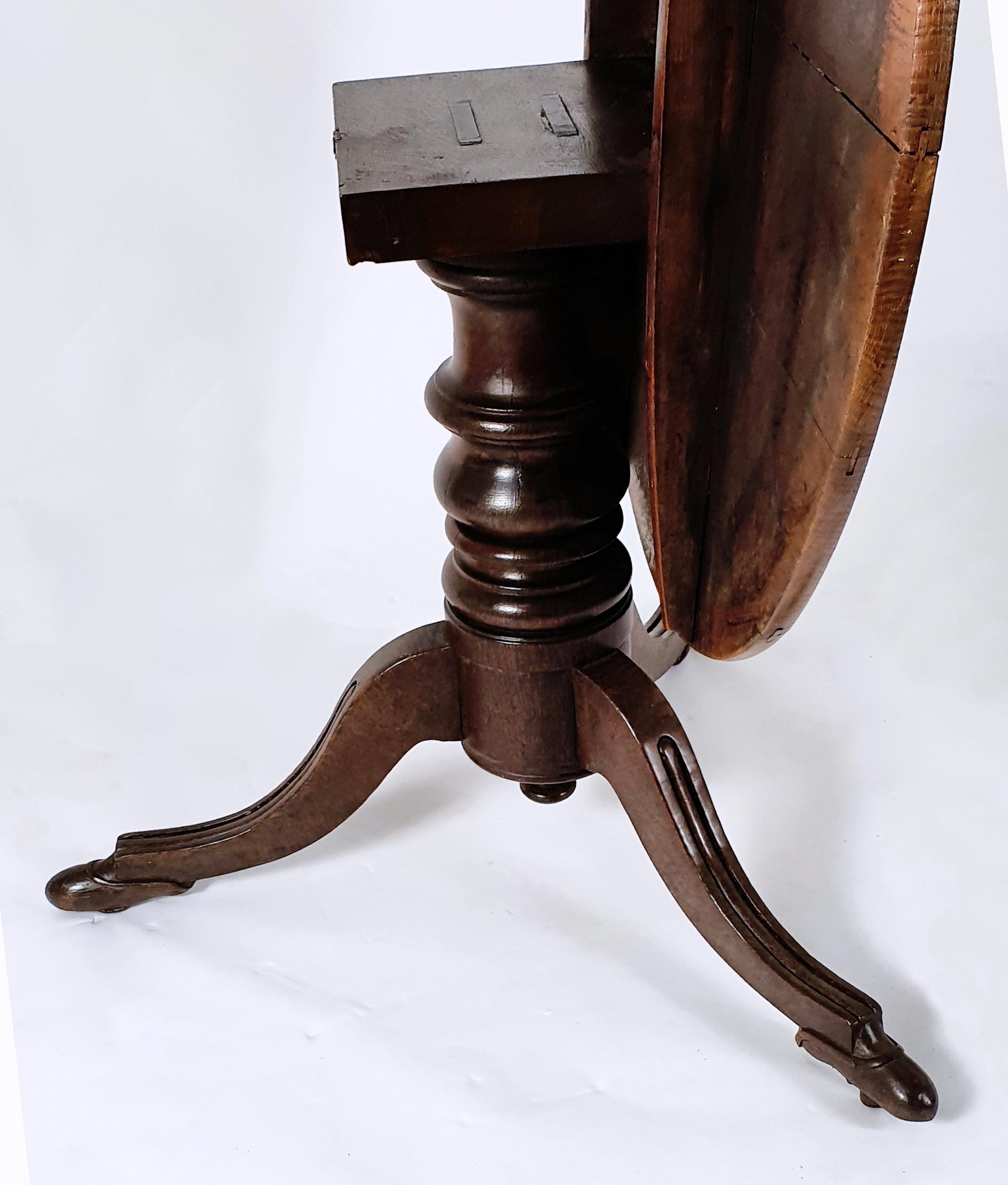 British Early 19th Century Country Oak Tilt-Top Breakfast Table For Sale