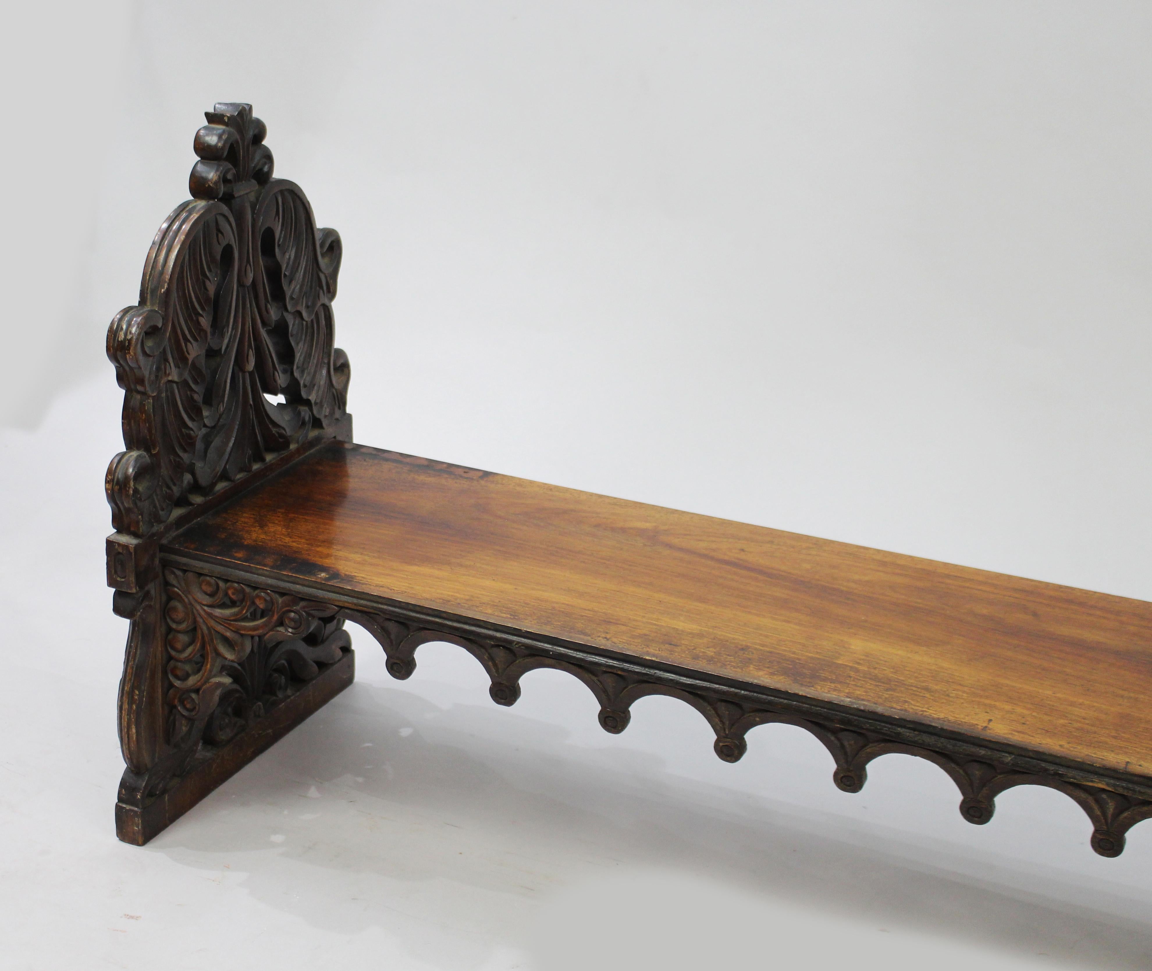 Européen Début du 19ème siècle. Support de table d'autel ecclésiastique en bois de rose en vente
