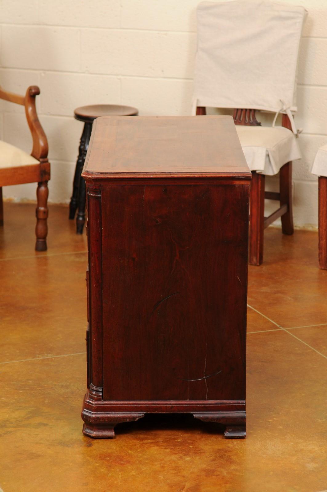 Early 19th C. English Mahogany Chest with Rounded Columnar Corners & 5 Drawers For Sale 6