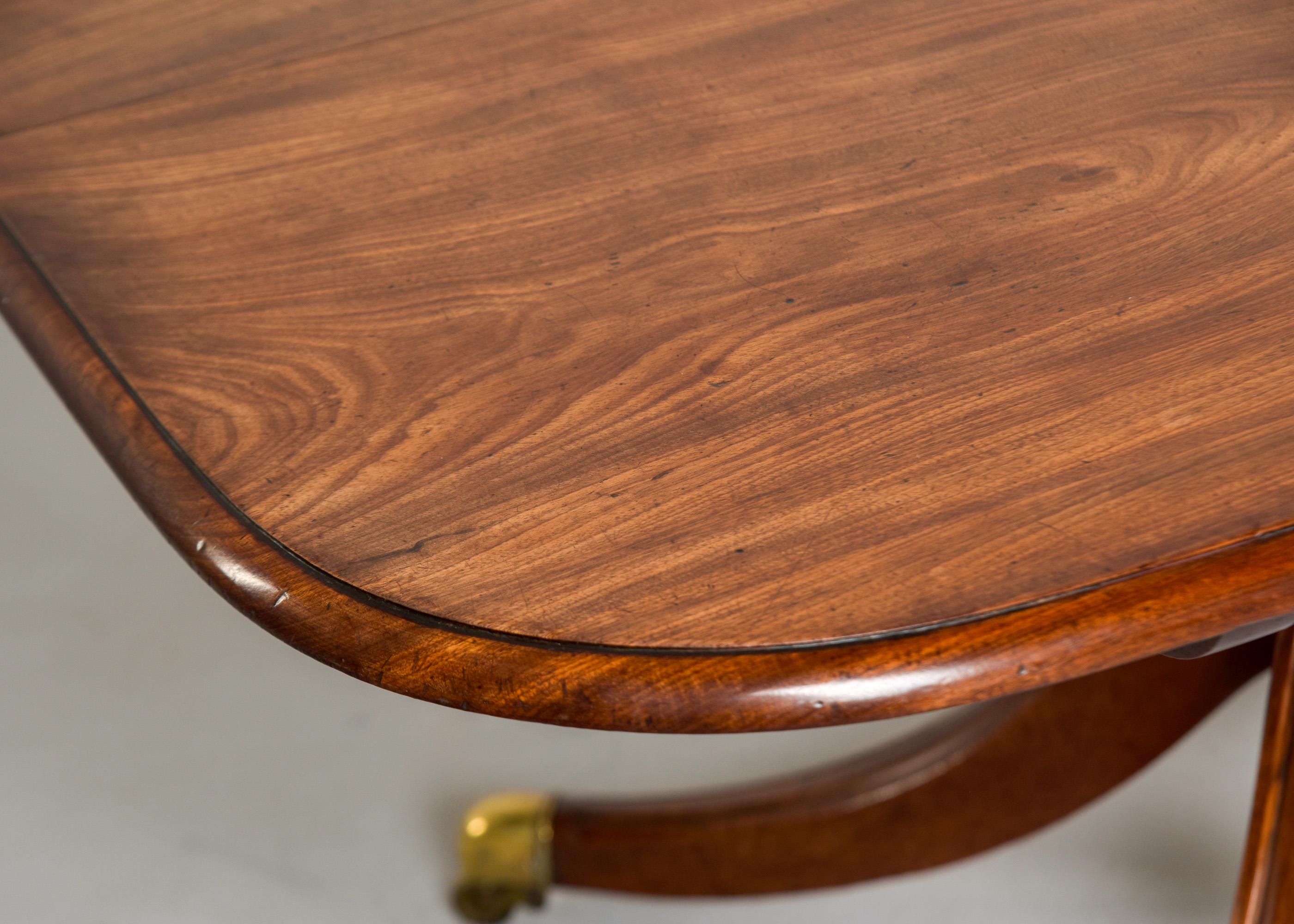 Mesa de desayuno basculante de caoba inglesa de principios del siglo XIX en Bueno estado para la venta en Troy, MI