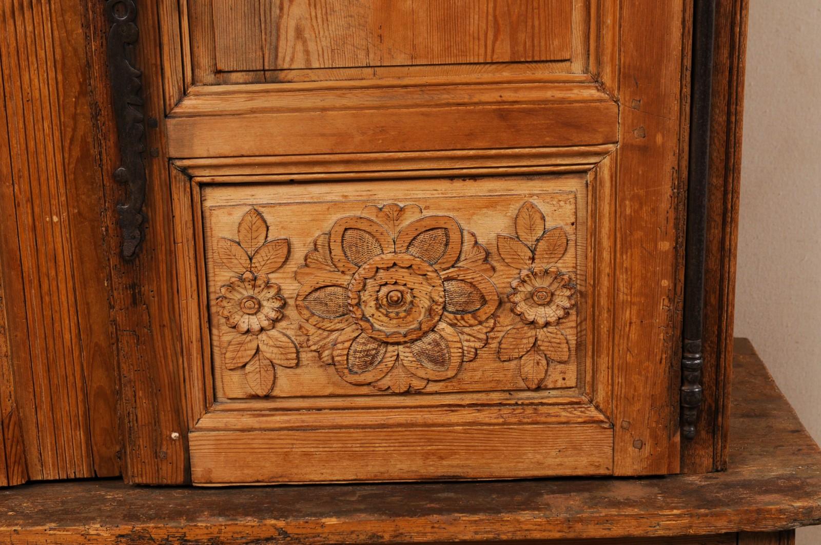 French Buffet à Deux-Corps Adorn with Beautifully Carved Florals 2