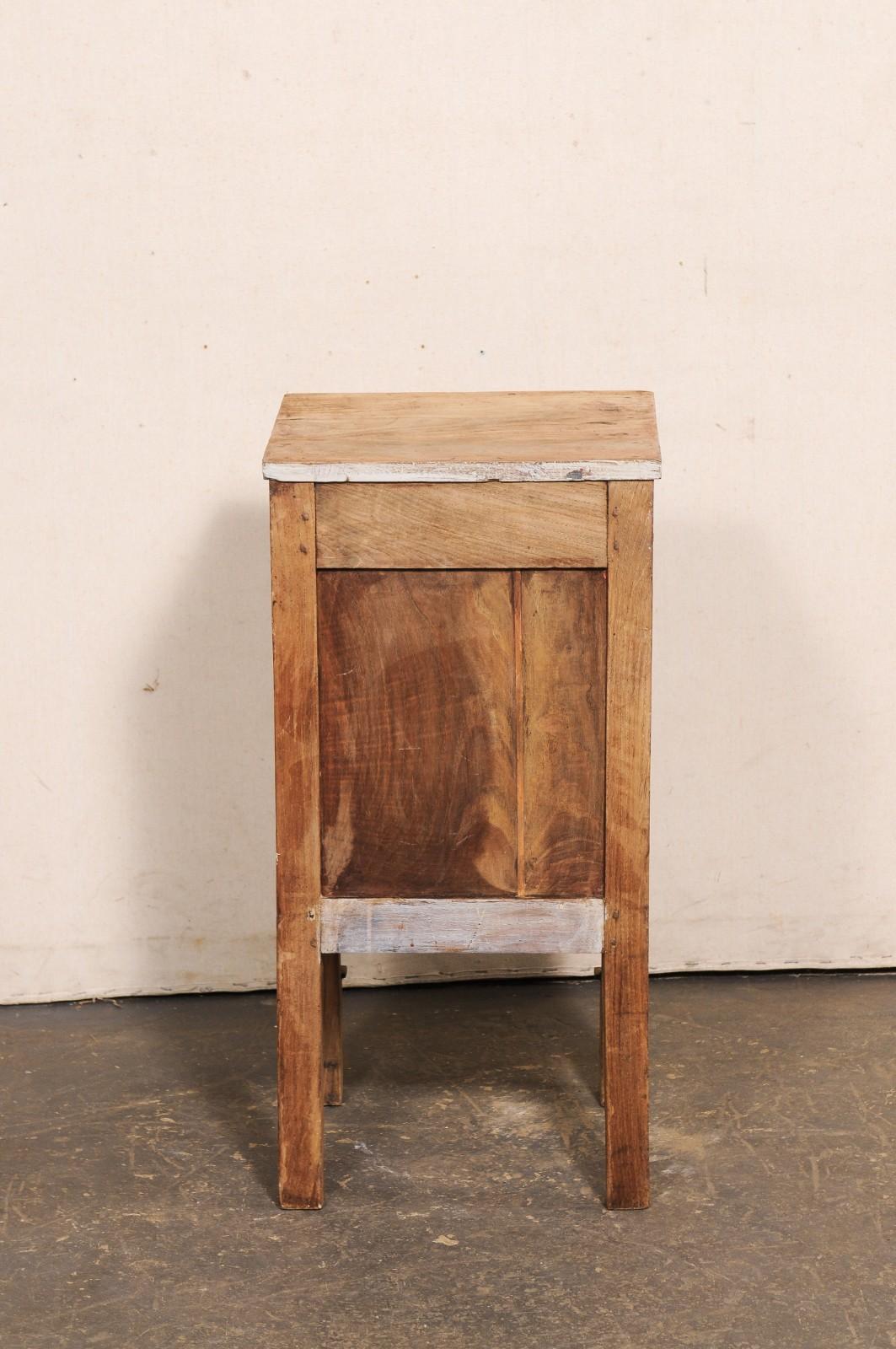 Cassapanca francese di piccole dimensioni dell'inizio del XIX secolo con accenti in ottone In condizioni buone in vendita a Atlanta, GA