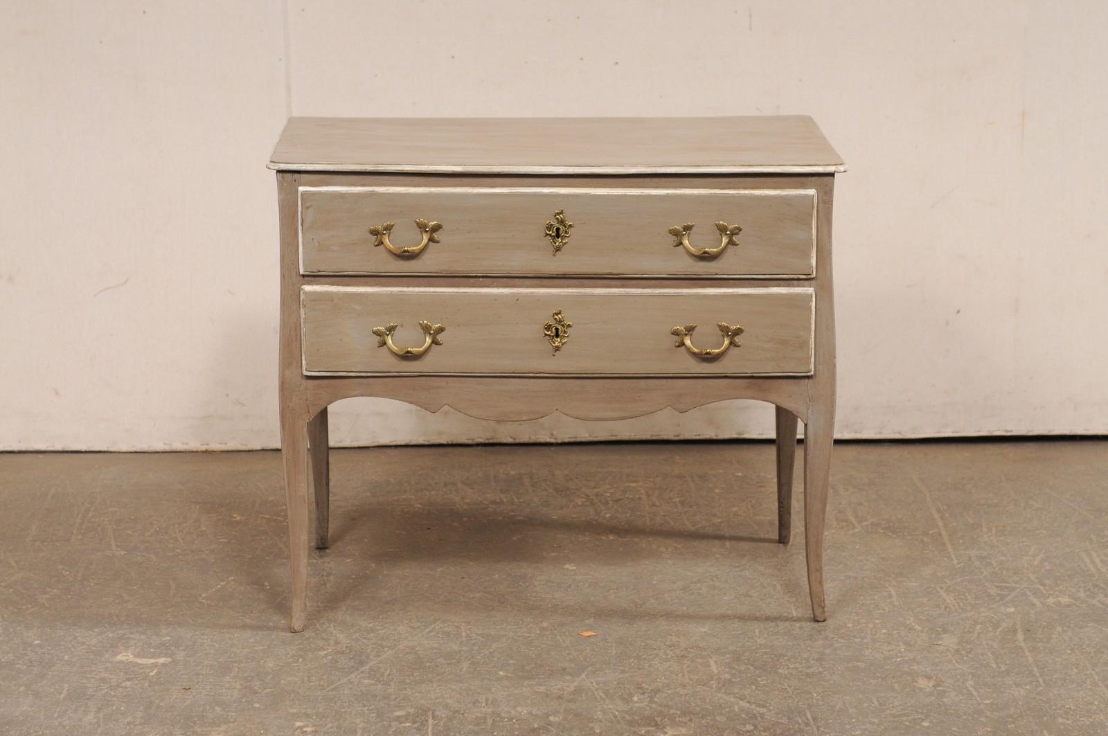 Early 19th c. French Raised 2-Drawer Commode w/Original Brass Hardware For Sale 6