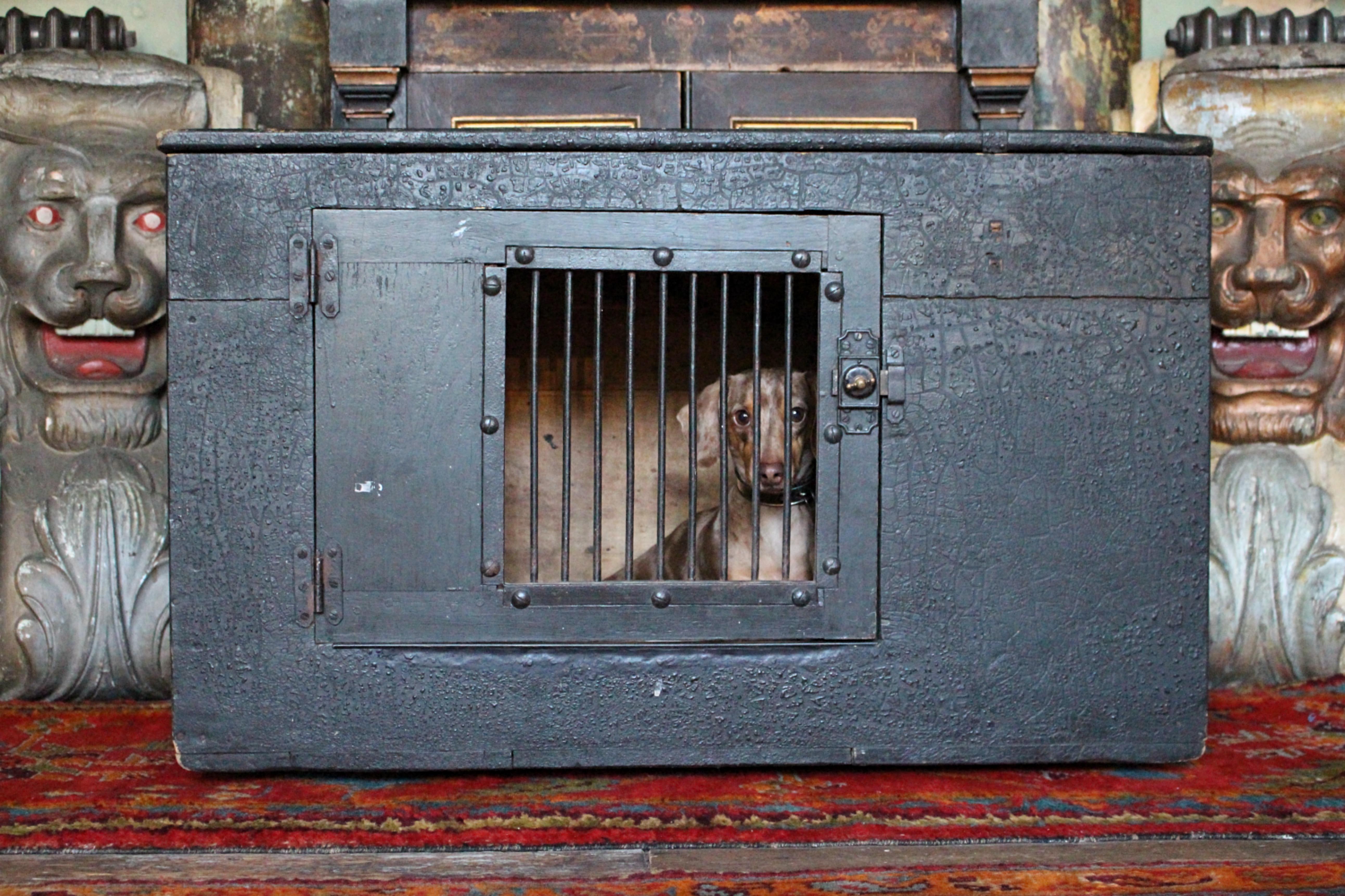 Early 19th C Georgian Original Painted Green Pitch Pine Dog Box Bed Crate For Sale 9