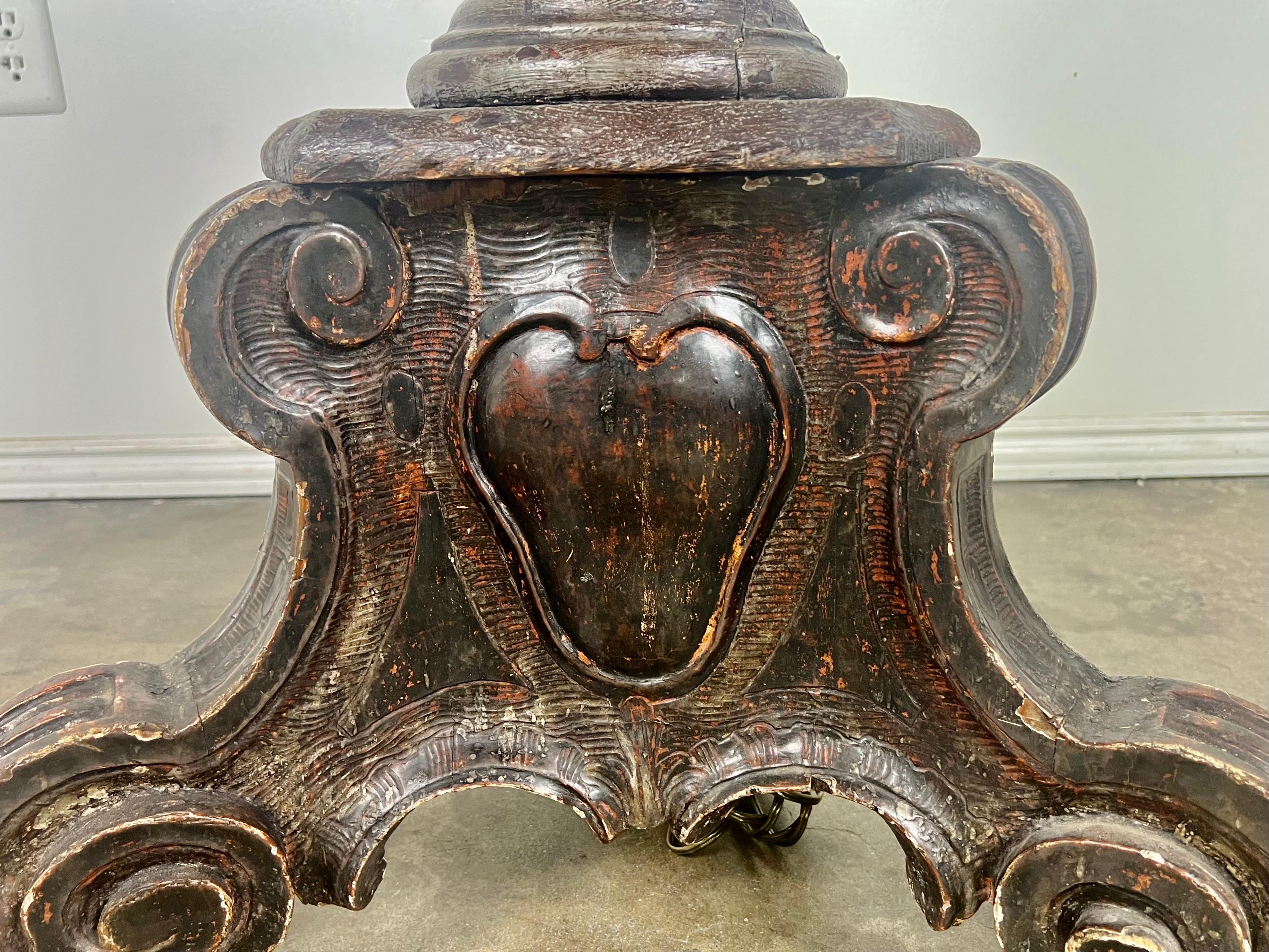 Early 19th C. Italian Carved Standing Lamp with Hearts In Distressed Condition For Sale In Los Angeles, CA