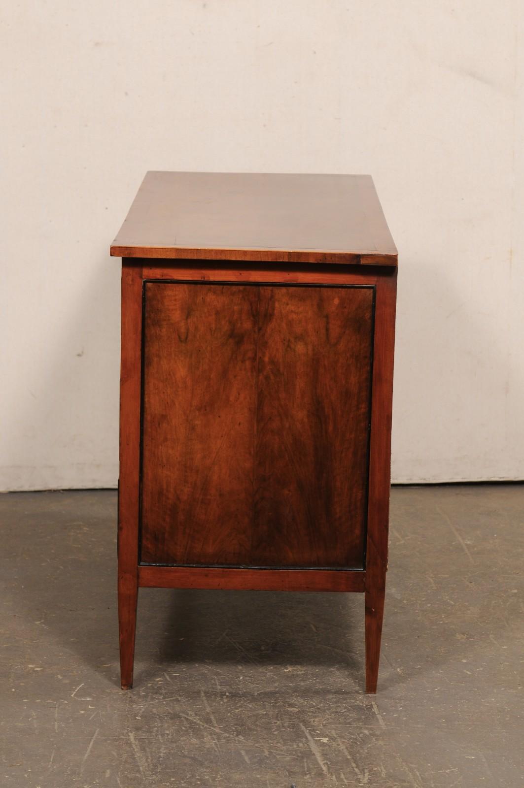 Cassettone a 3 cassetti di inizio Ottocento italiano dal design pulito in vendita 4