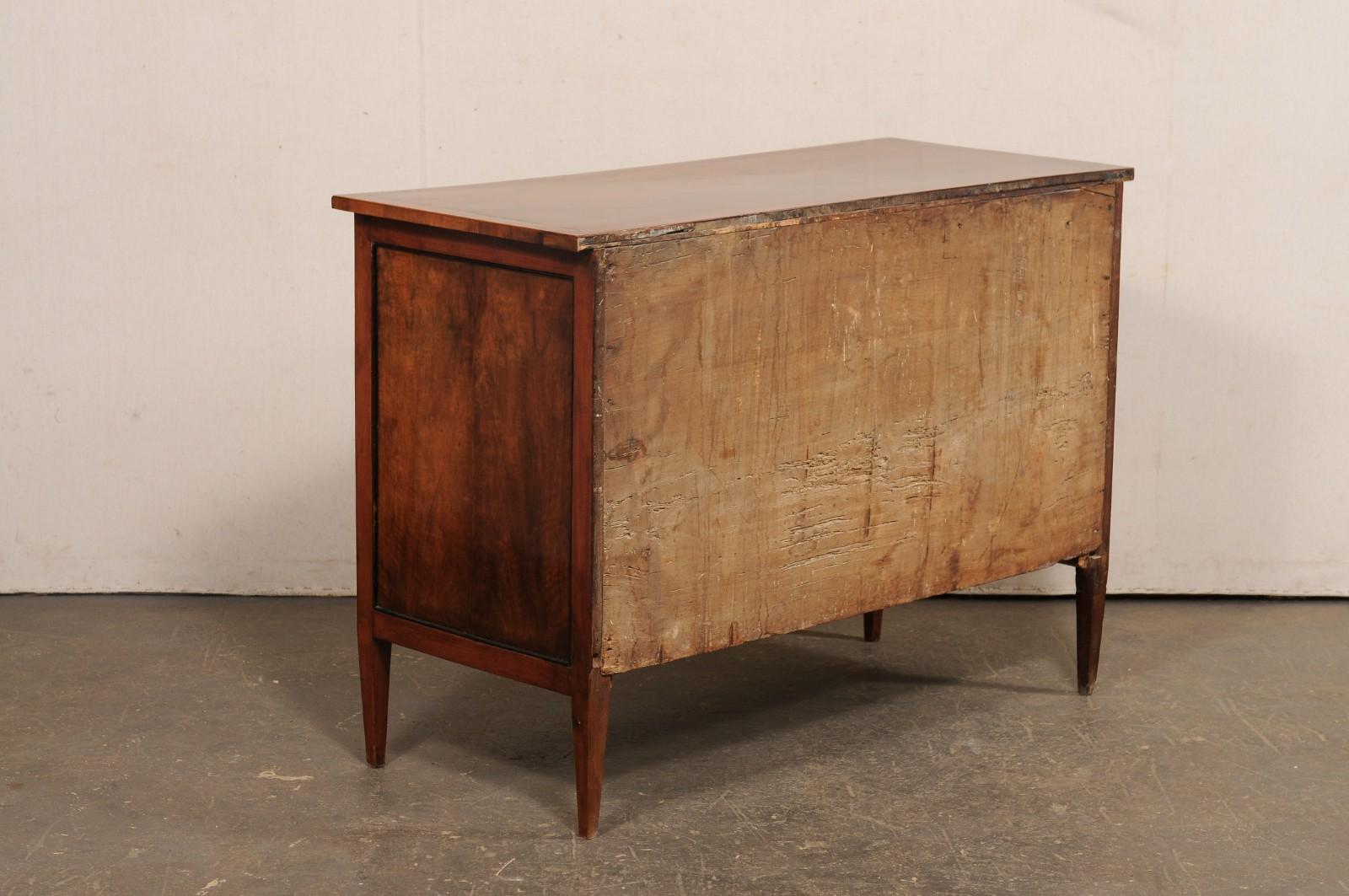 Cassettone a 3 cassetti di inizio Ottocento italiano dal design pulito in vendita 3