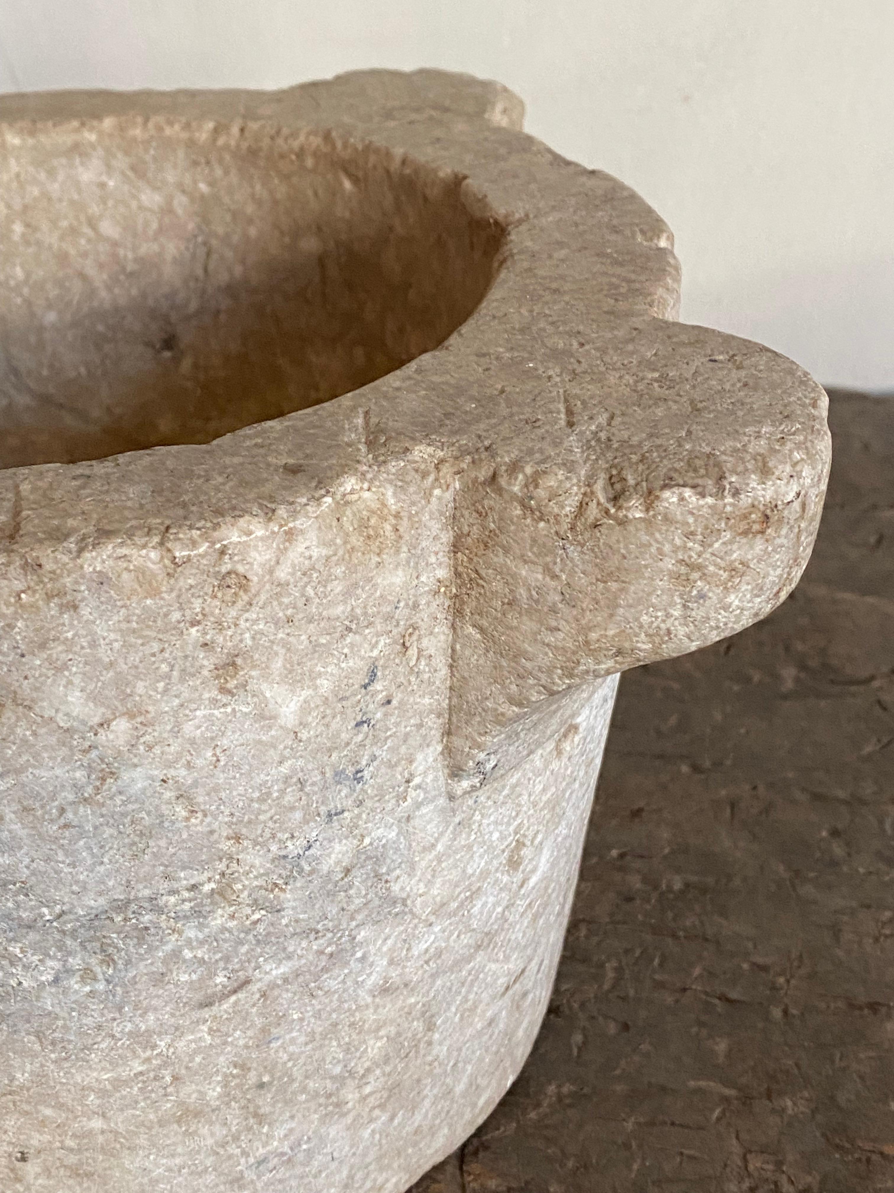 Minimalismo Vaso in marmo italiano dell'inizio del XIX secolo A.I.C. in vendita