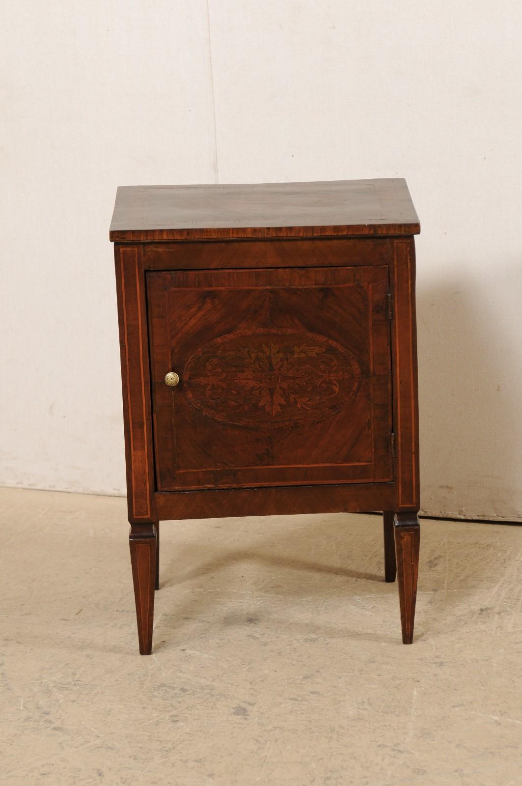 Early 19th C. Italian Small-Sized Neoclassical Cabinet w/Decorative Inlay In Good Condition For Sale In Atlanta, GA