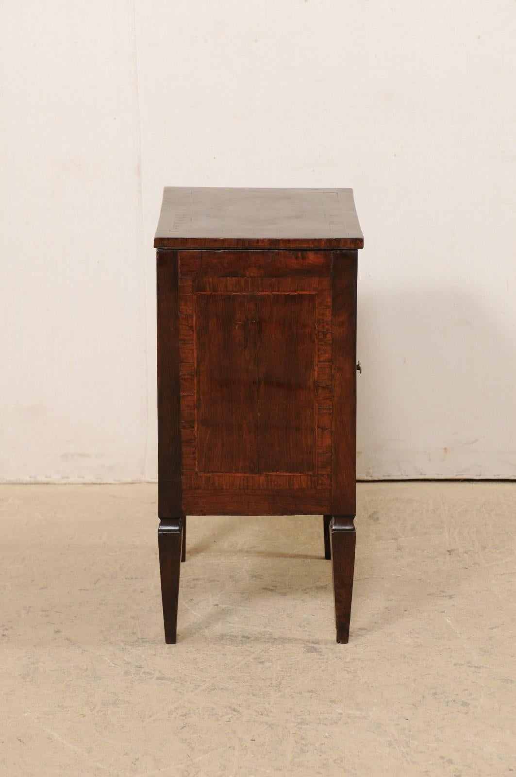 Early 19th C. Italian Small-Sized Neoclassical Cabinet w/Decorative Inlay For Sale 2