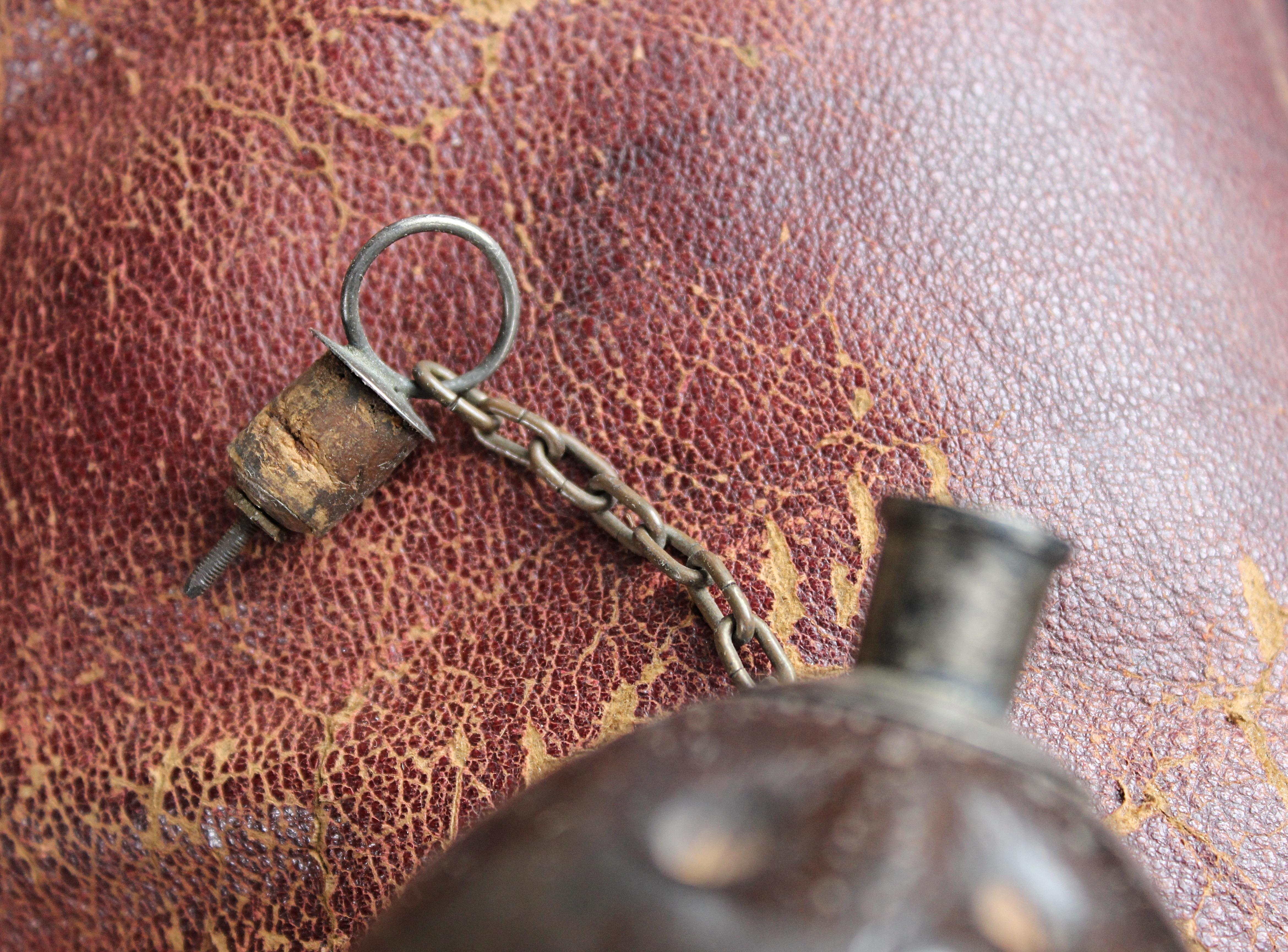 Early 19th C Maritime Sailor's Coconut “Bugbear” Memento Mori Gun Powder Flask In Good Condition In Lowestoft, GB