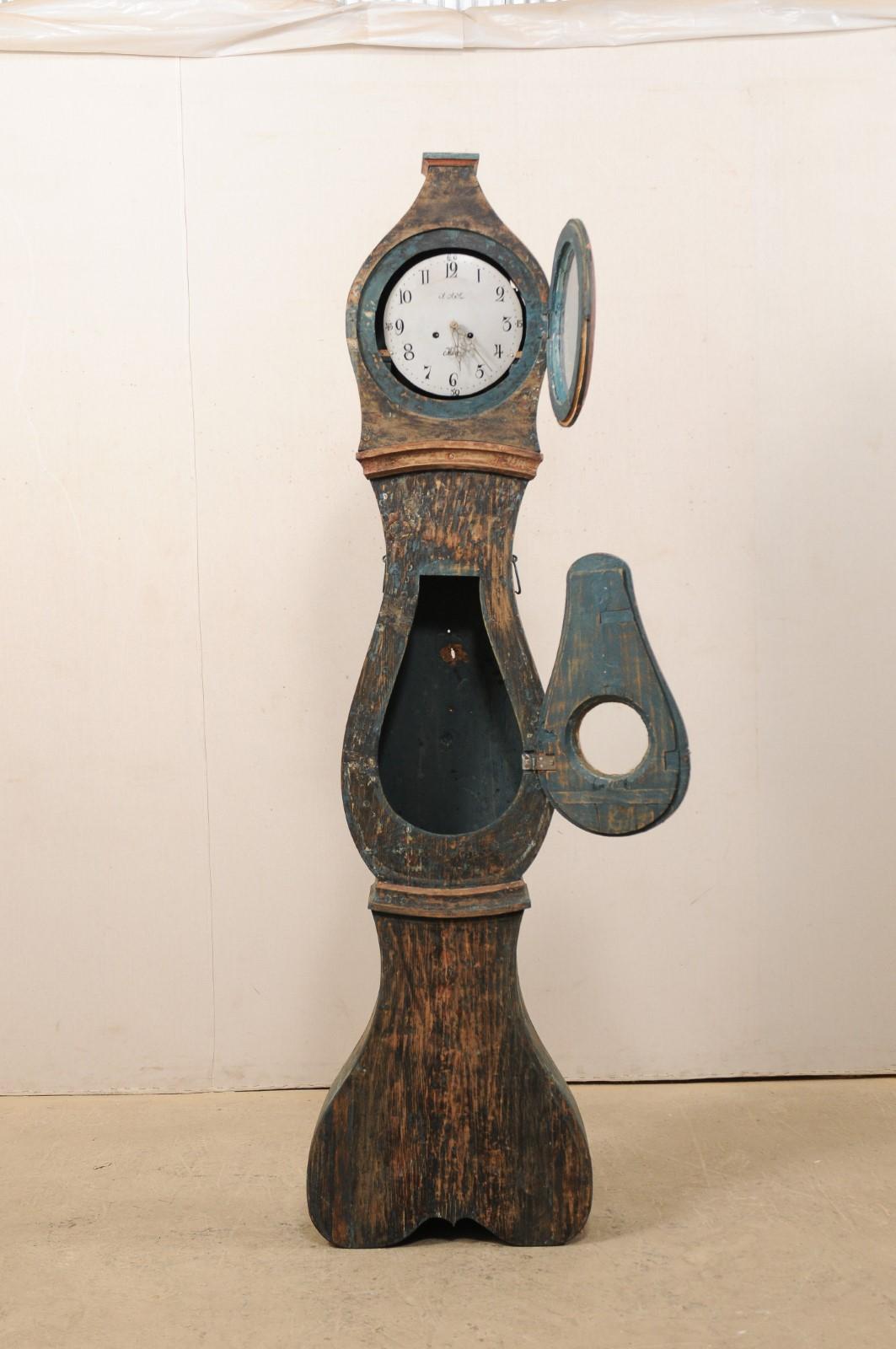 Early 19th Century Northern Swedish Grandfather Clock with Scraped Teal Finish In Good Condition For Sale In Atlanta, GA