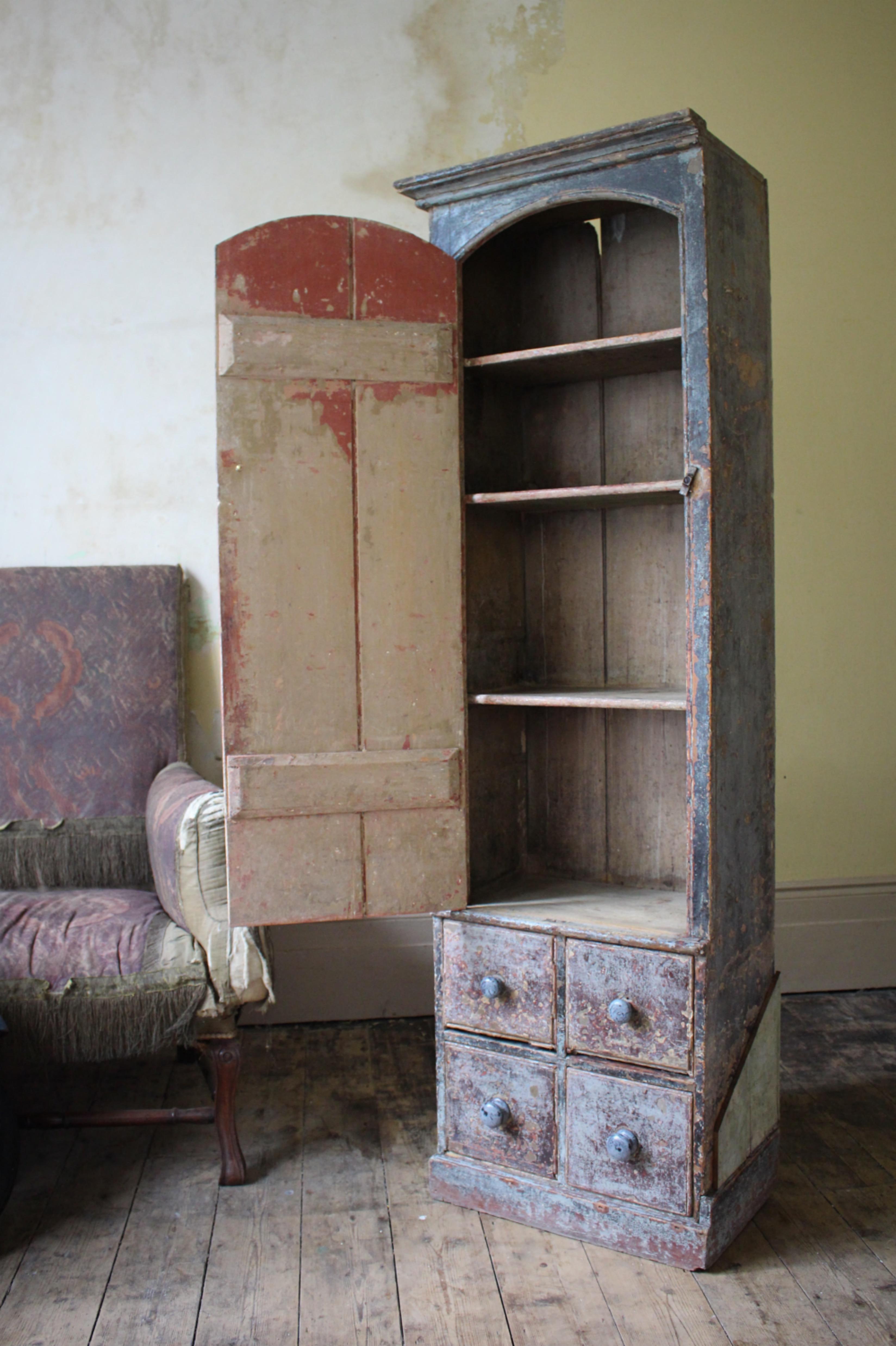 Armario estrecho pintado original inglés de principios del siglo XIX para casa de campo Georgian House en venta 6