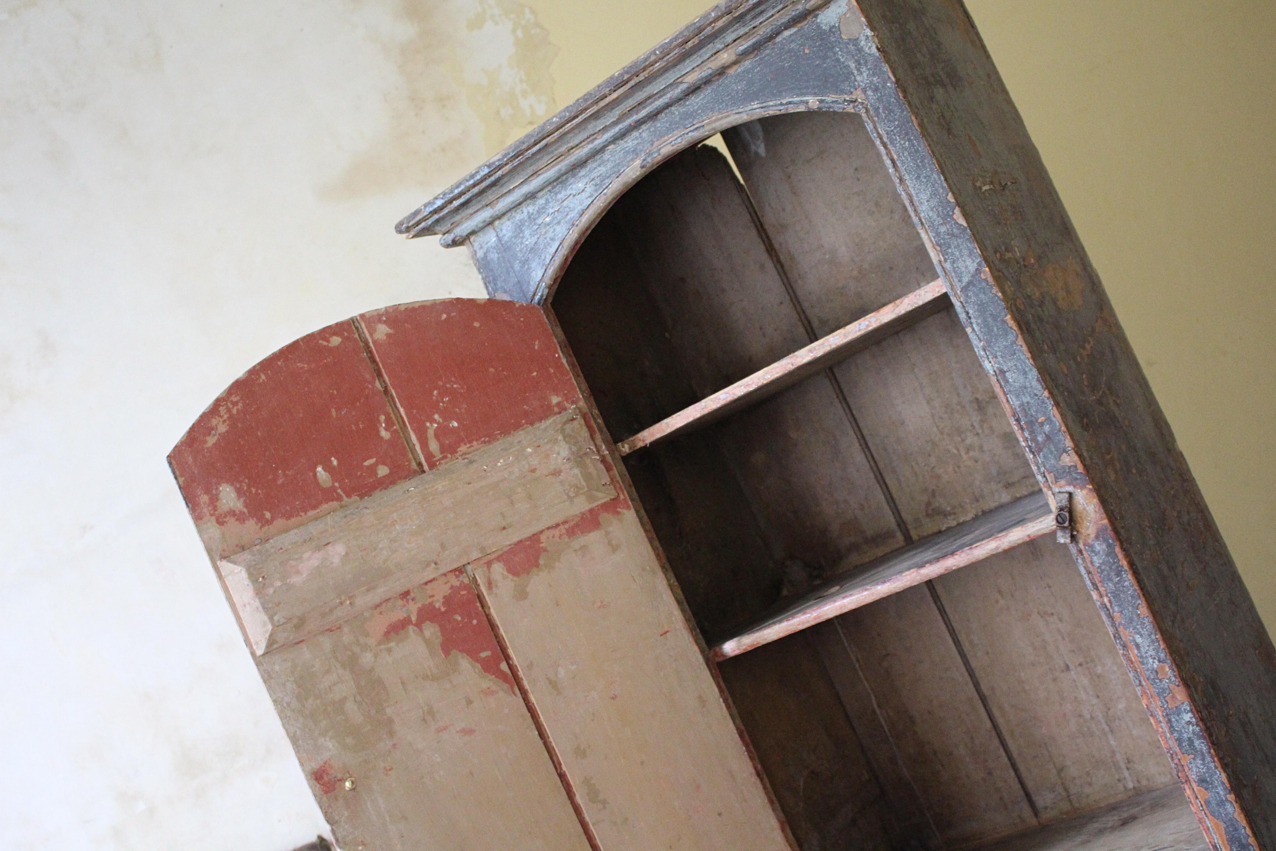 Armario estrecho pintado original inglés de principios del siglo XIX para casa de campo Georgian House en venta 7