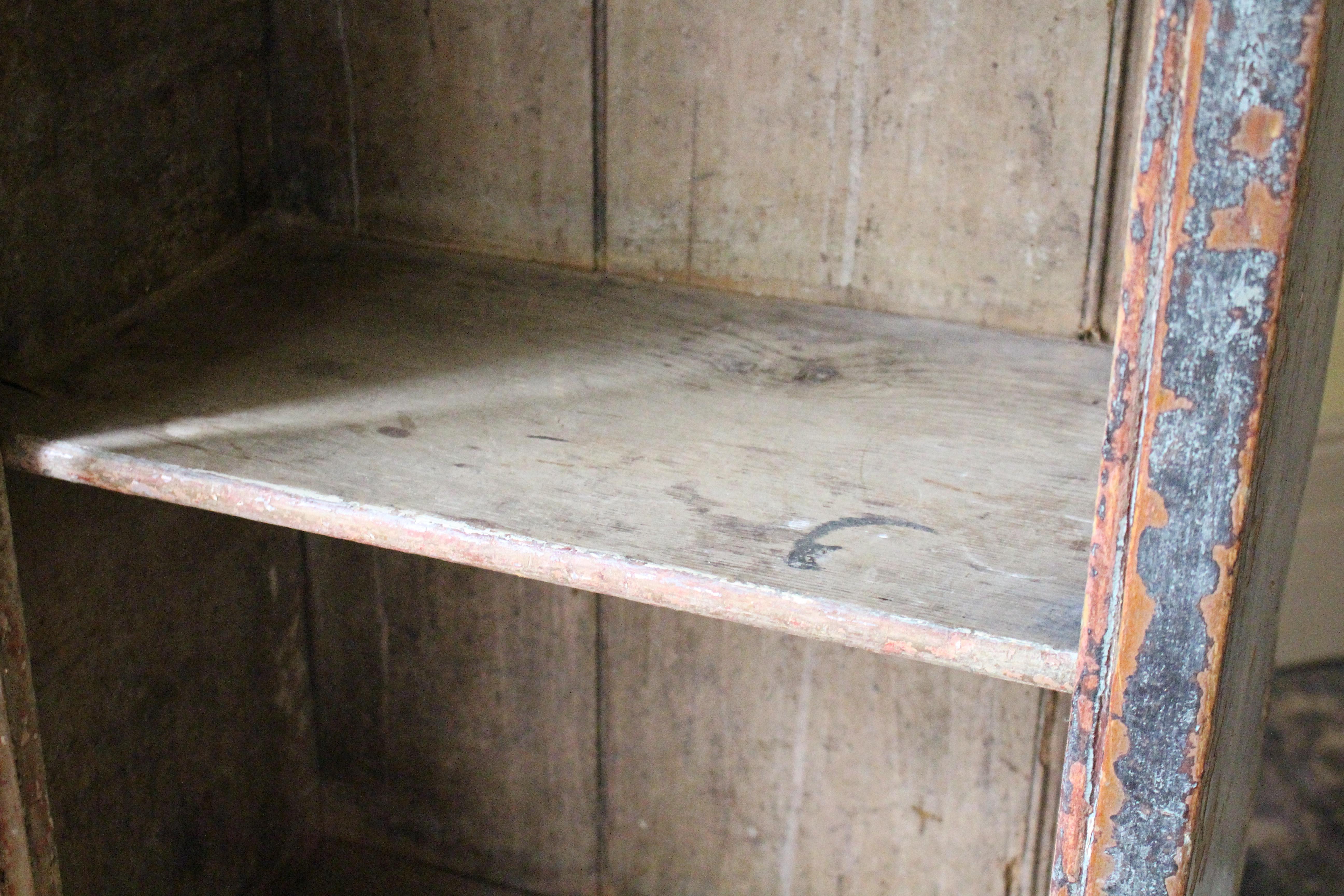 Armario estrecho pintado original inglés de principios del siglo XIX para casa de campo Georgian House en venta 8