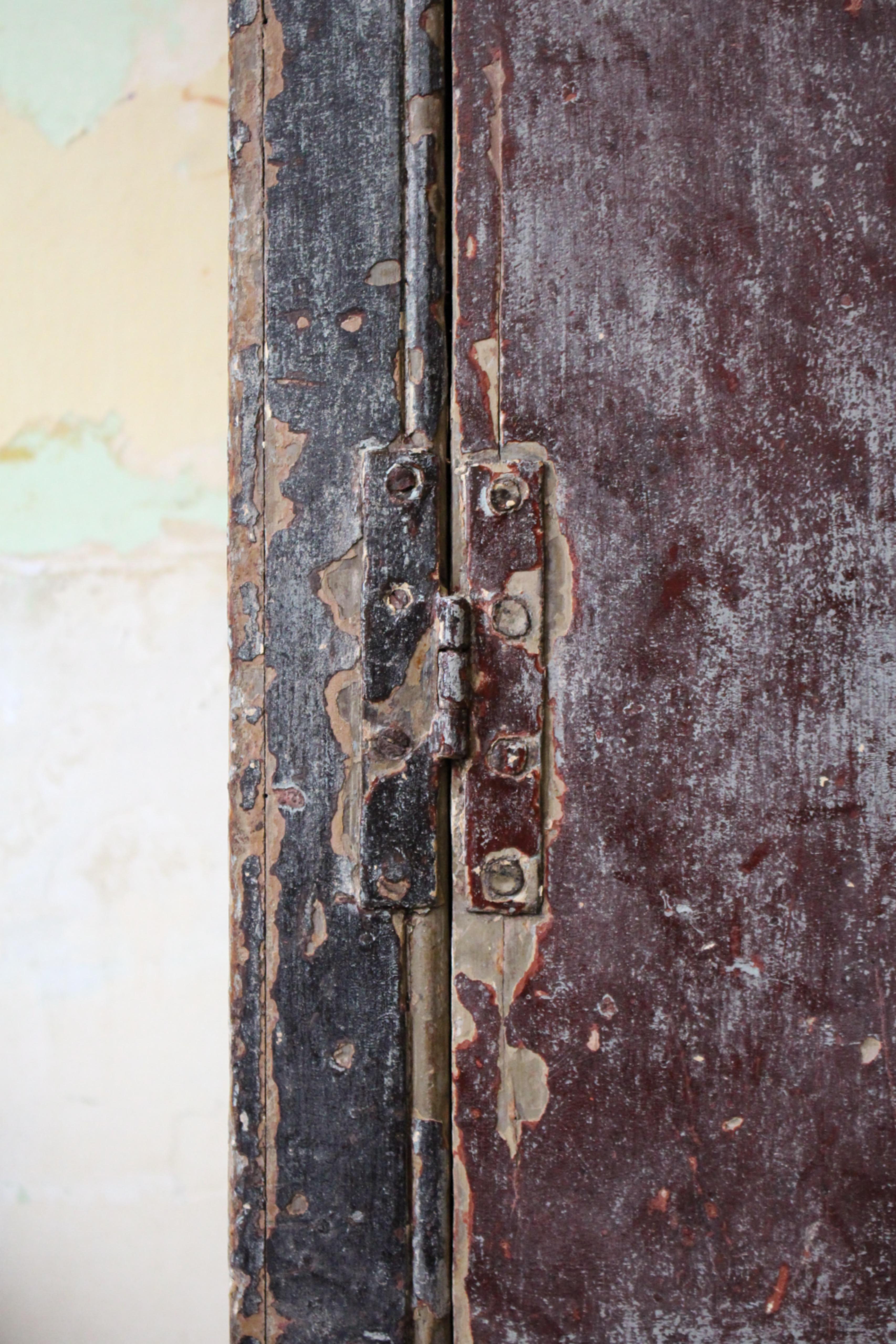 Armario estrecho pintado original inglés de principios del siglo XIX para casa de campo Georgian House Inglés en venta