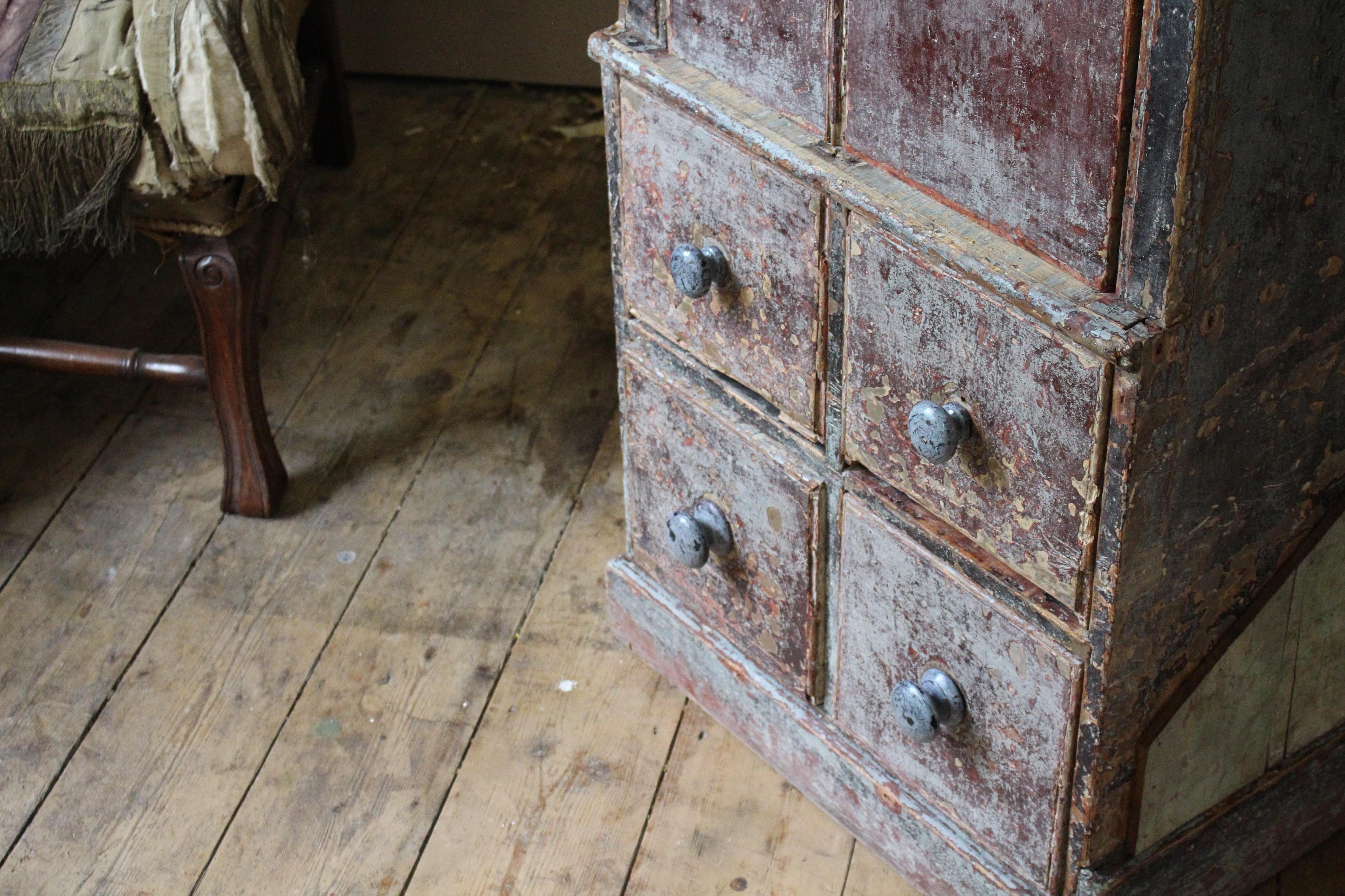 Armario estrecho pintado original inglés de principios del siglo XIX para casa de campo Georgian House en venta 2