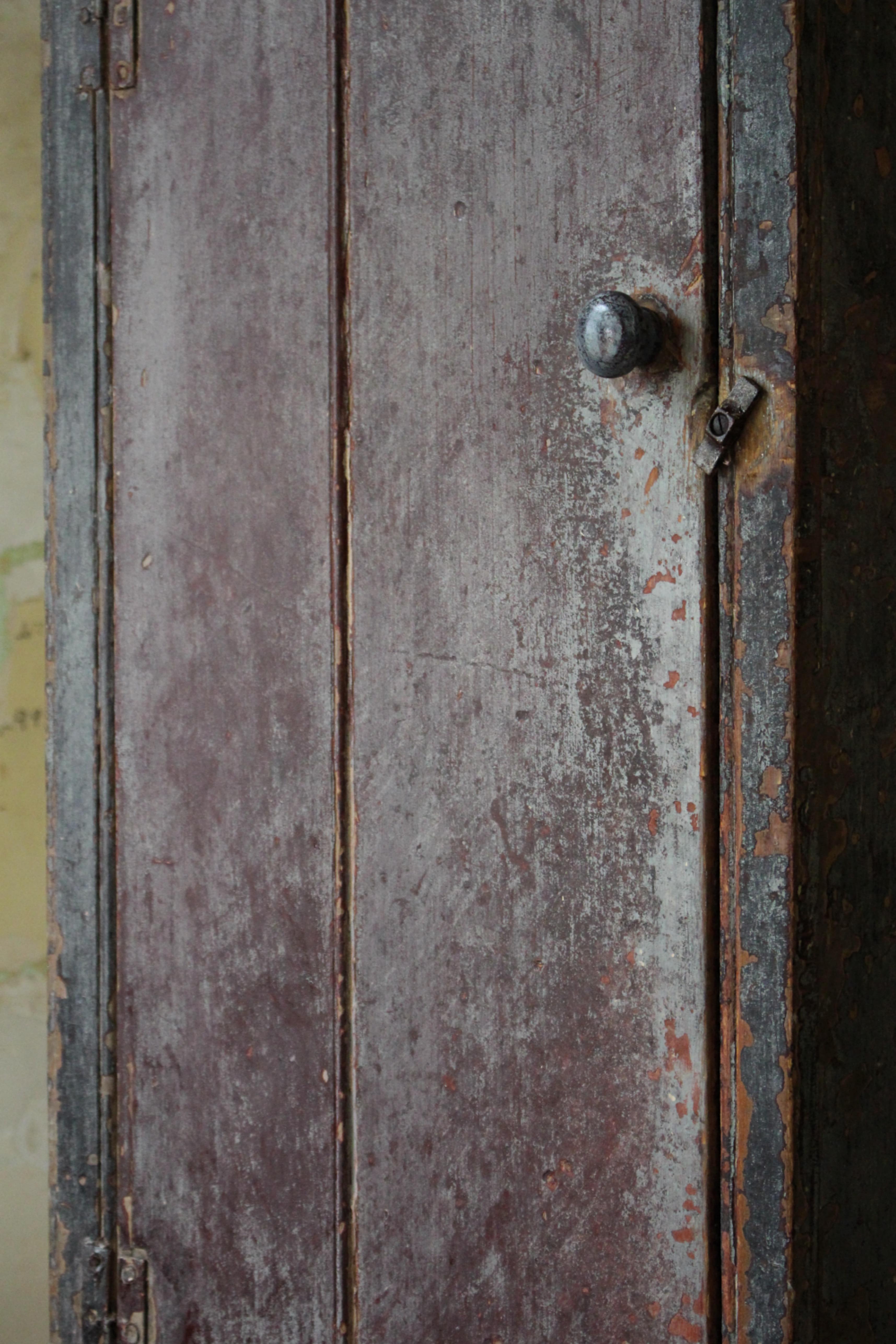 Armario estrecho pintado original inglés de principios del siglo XIX para casa de campo Georgian House en venta 3