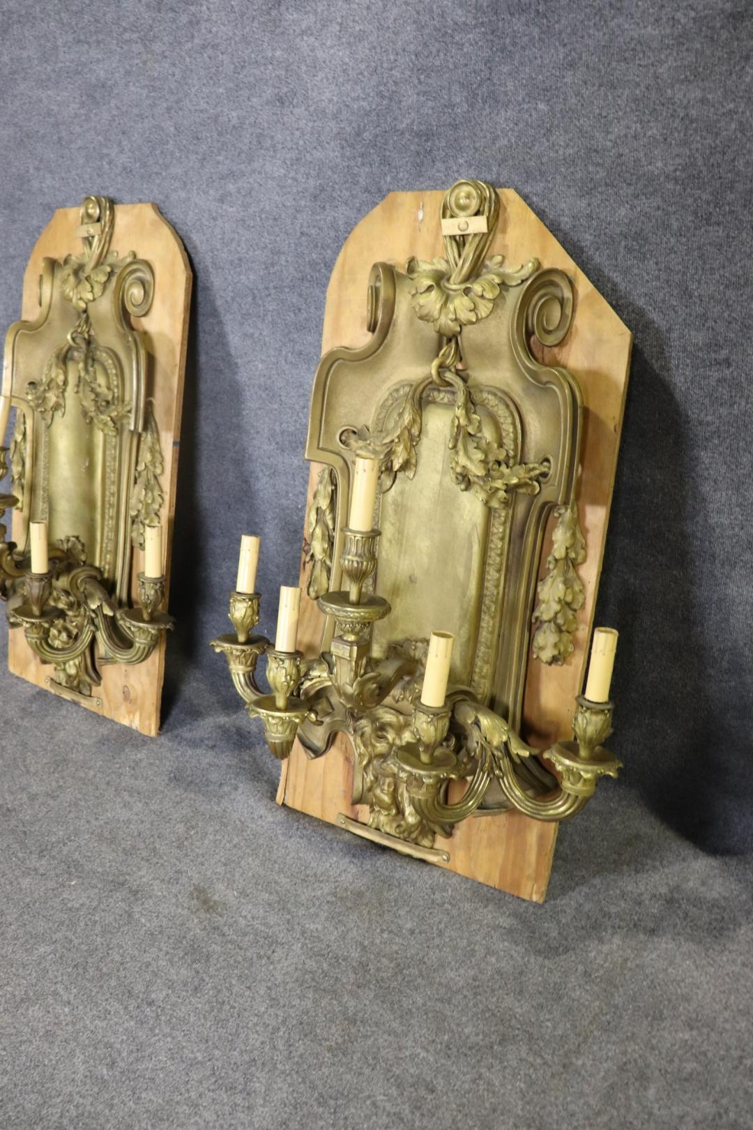 Frühes 19. Jh. Französisches 5-Arm-Paar Wandleuchter im Palastformat im Angebot 3