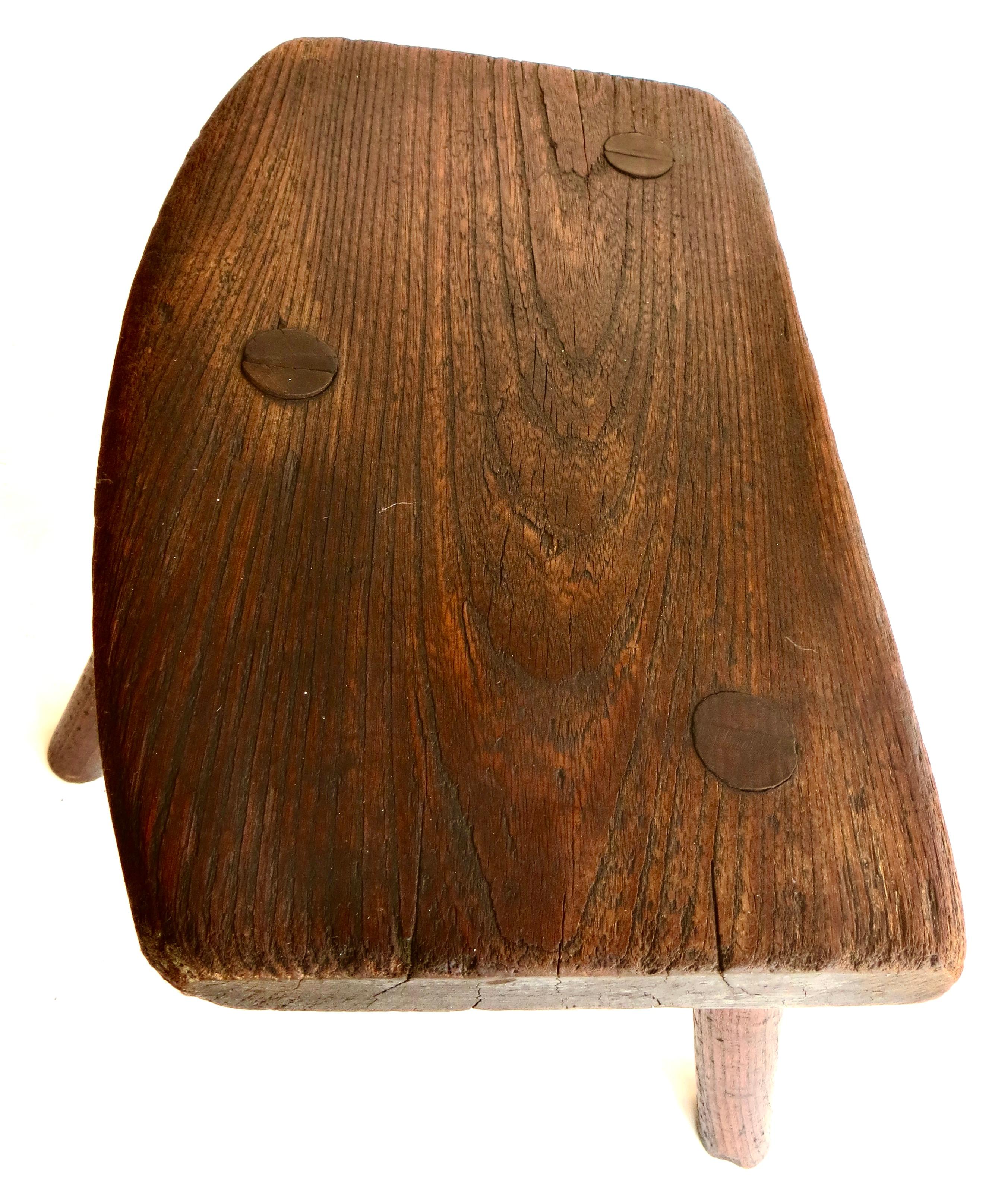 Georgien Tabouret à lait géorgien provincial du début du 19e siècle, Angleterre, vers 1820 en vente