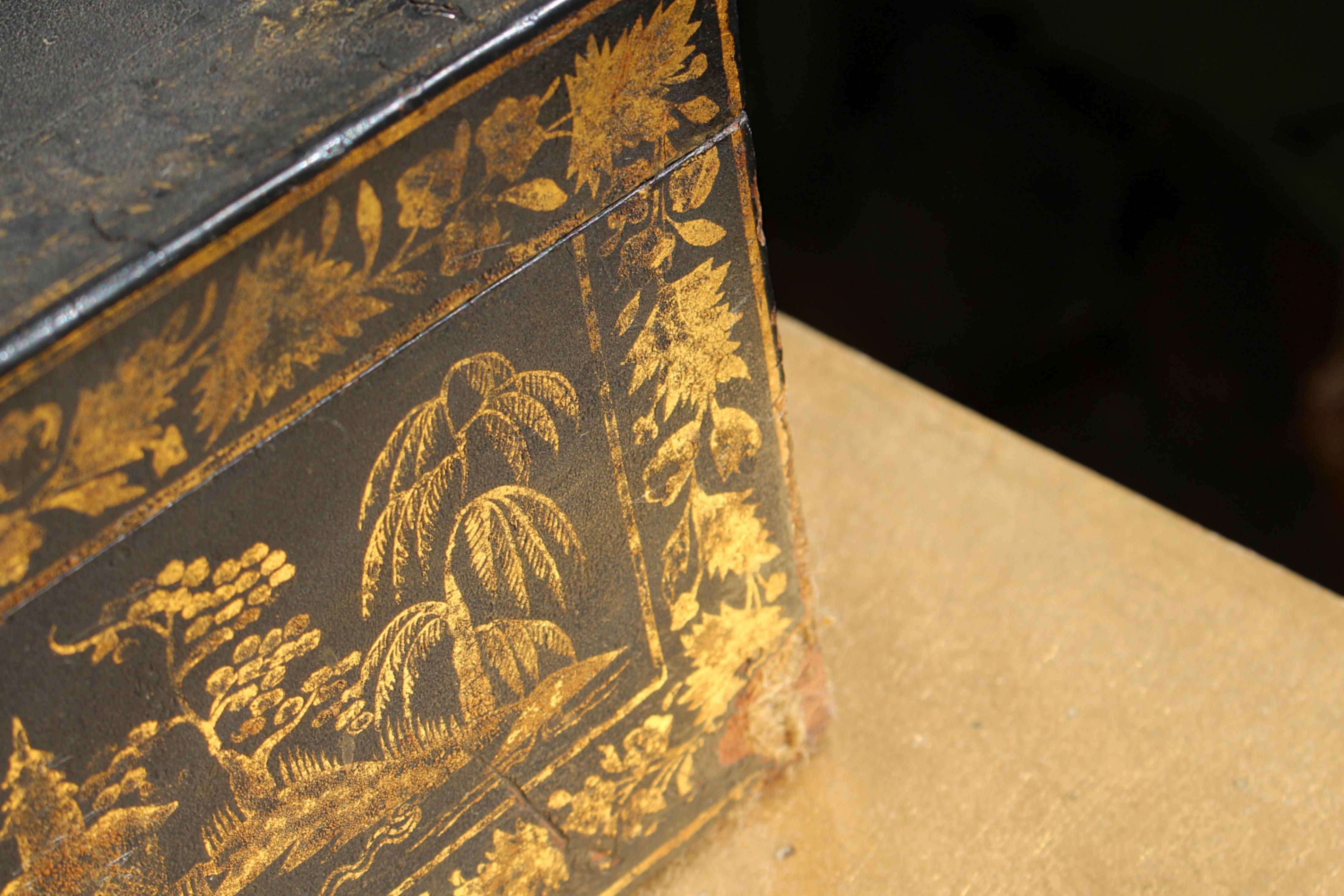 Early 19th C Regency Period Chinoiserie Lacquared Jewellery Box Country House (19. Jahrhundert) im Angebot