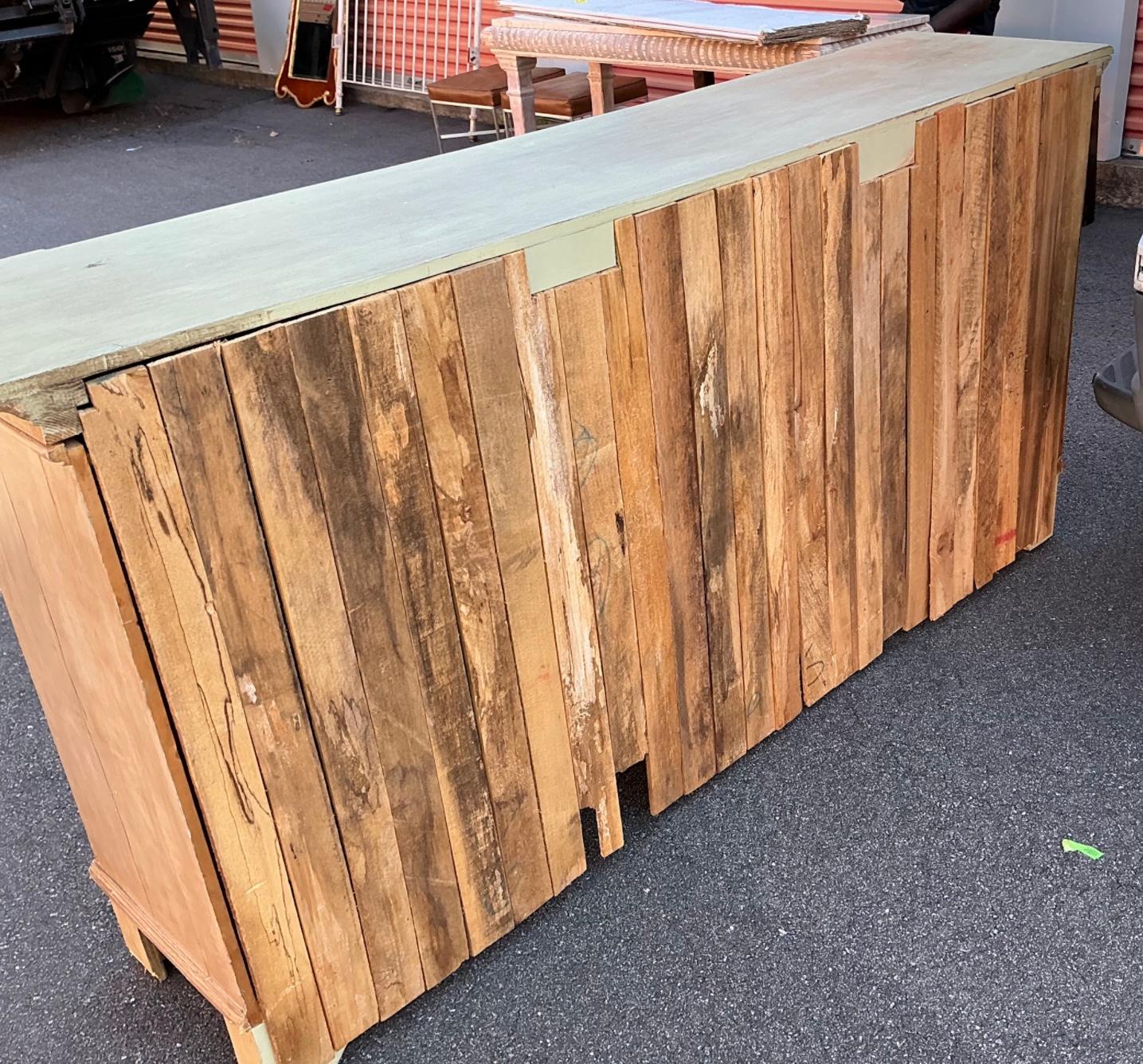 Frühes 19. Jahrhundert. Rustikaler amerikanischer Apothekerschrank / Anrichte / Sideboard im Angebot 2