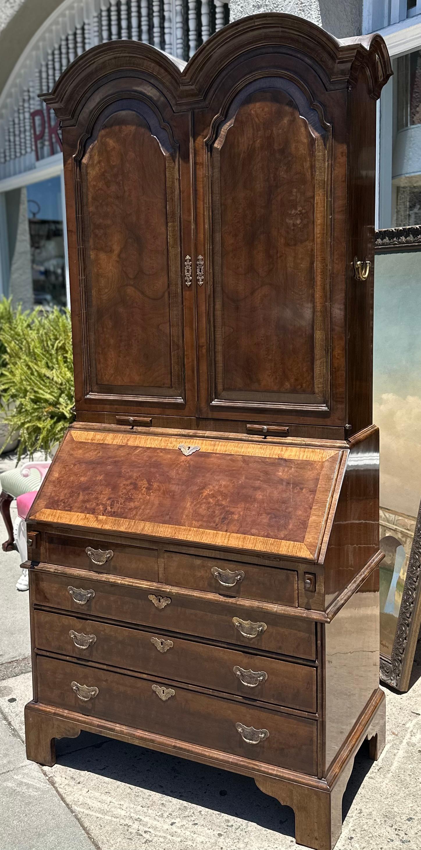 Early 19th C Style George III Burl Walnut Secretary Desk Bookcase In Good Condition In LOS ANGELES, CA