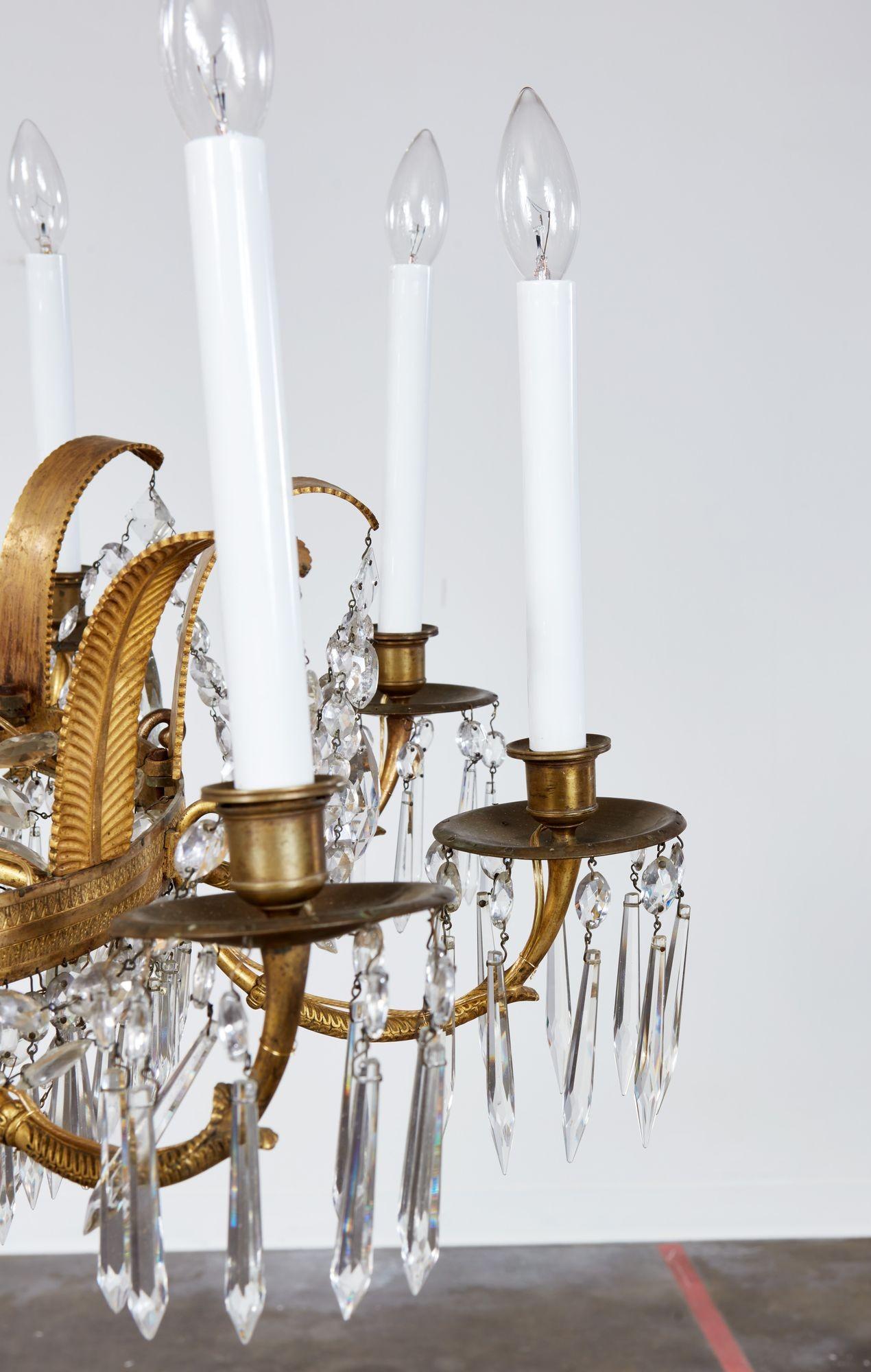 Frühes 19. Jahrhundert Schwedischer Kristall-Kronleuchter mit vergoldeten Metallfächern im Angebot 11