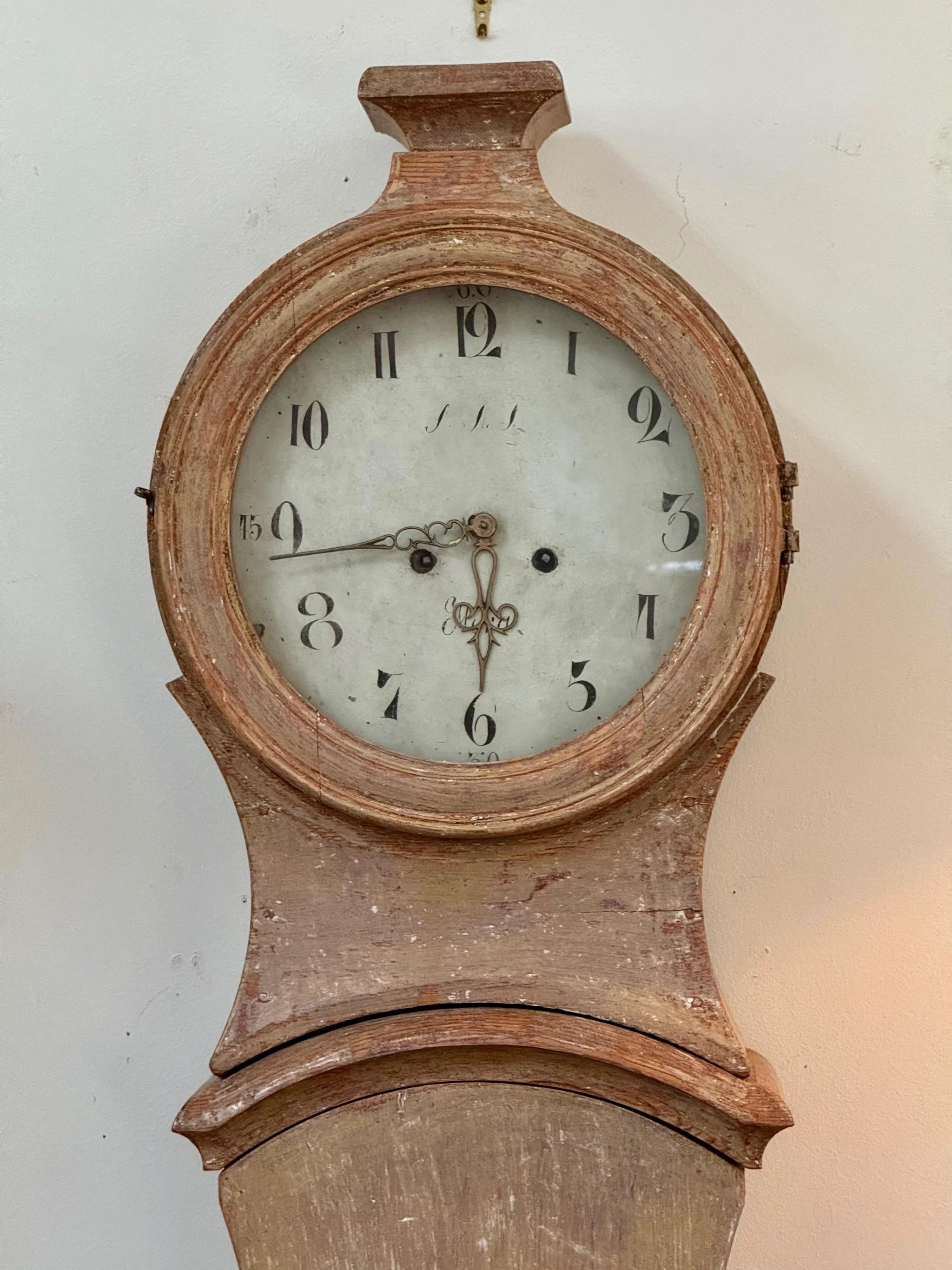 Svedese Orologio da pavimento svedese dell'inizio del XIX secolo A.I.C. in vendita