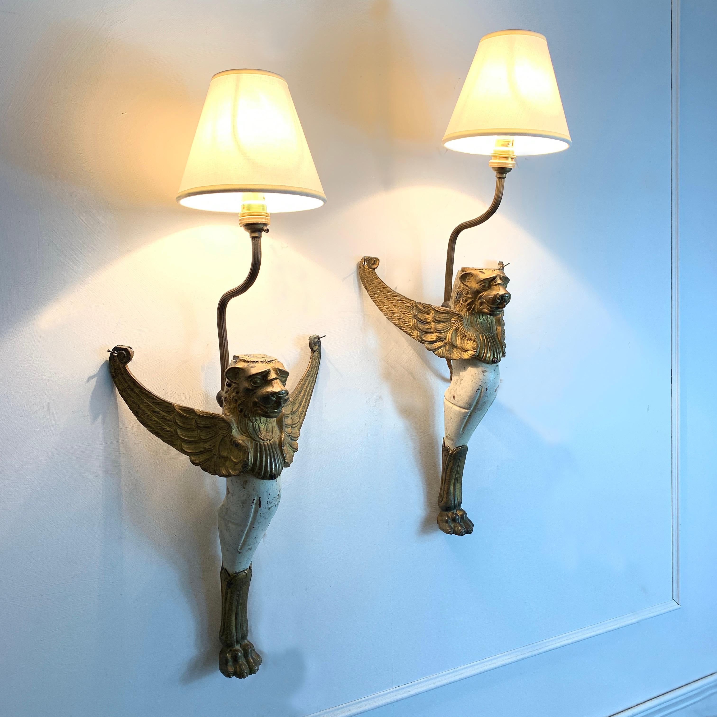 Early 19th Century, Winged Griffin Wall Lights In Good Condition In Hastings, GB