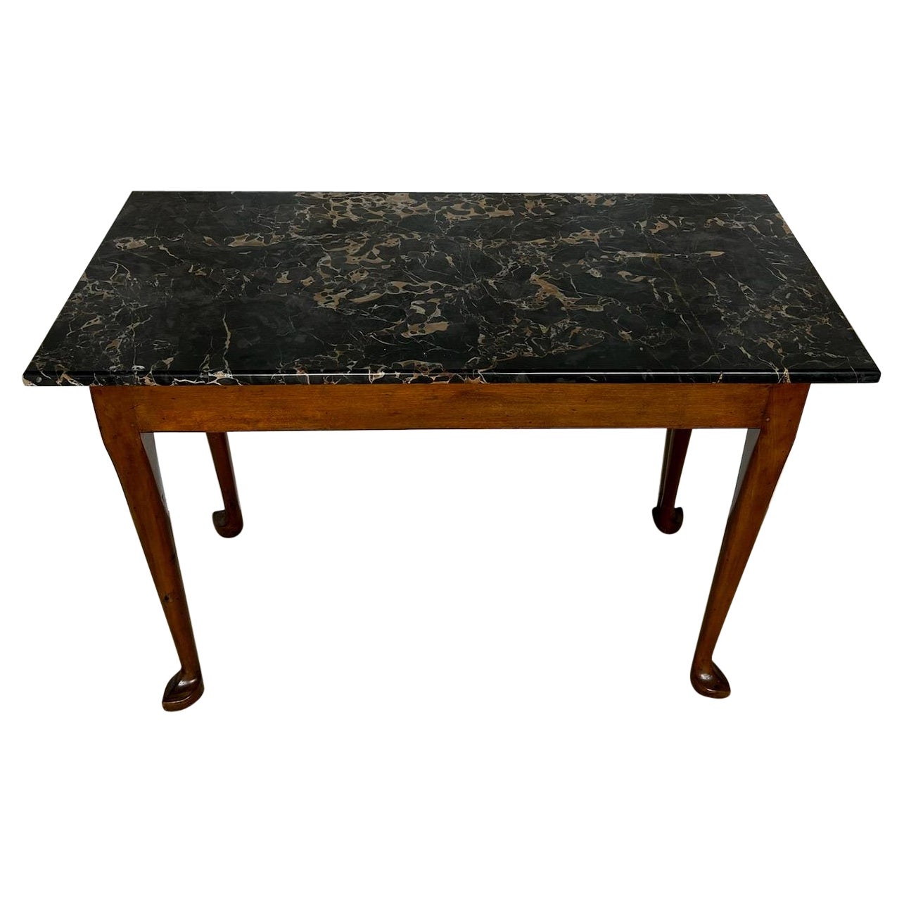 Principios del siglo XIX. Mesa de tablero de cerezo de época federal americana con tapa de mármol negro en venta
