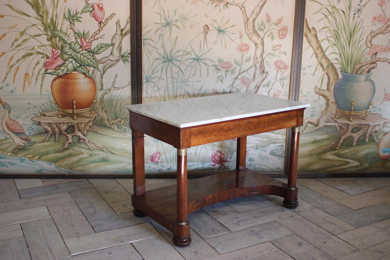 Early 19th Century French Console Table in Walnut 5