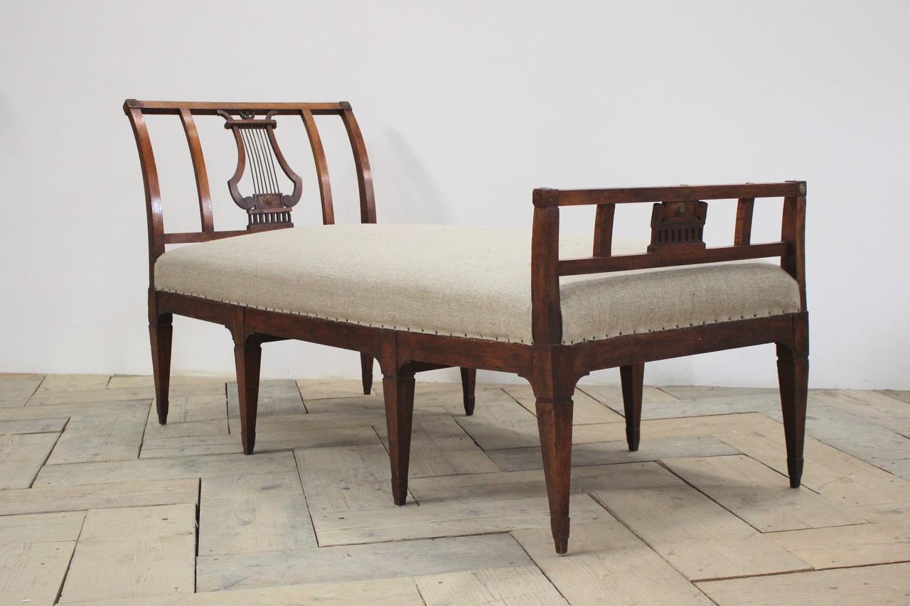 Early 19th Century French Walnut Daybed 1