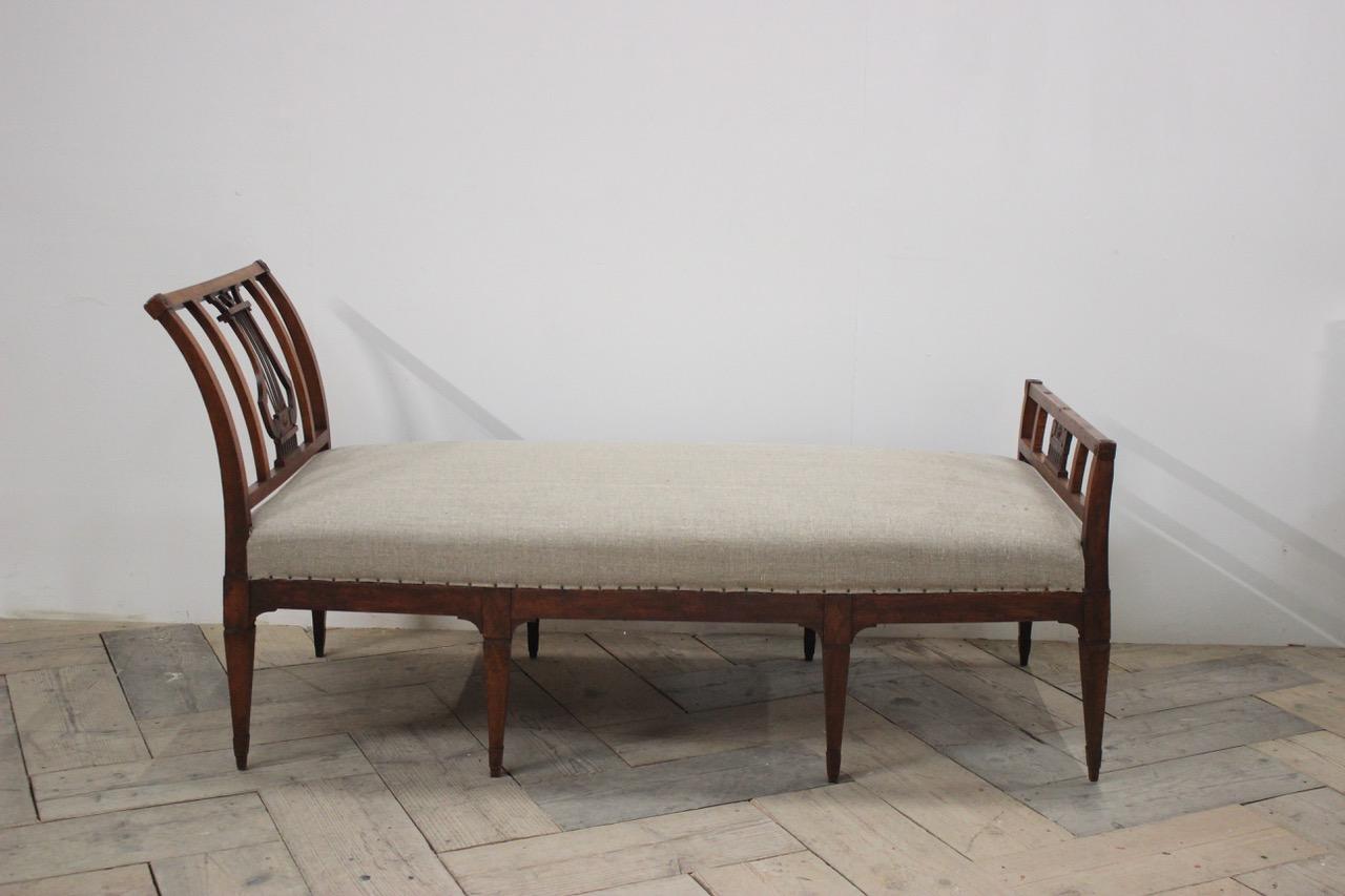 Early 19th Century French Walnut Daybed 3