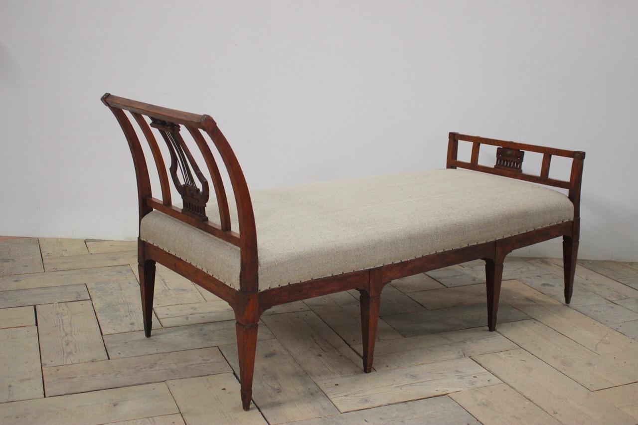 Early 19th Century French Walnut Daybed 5