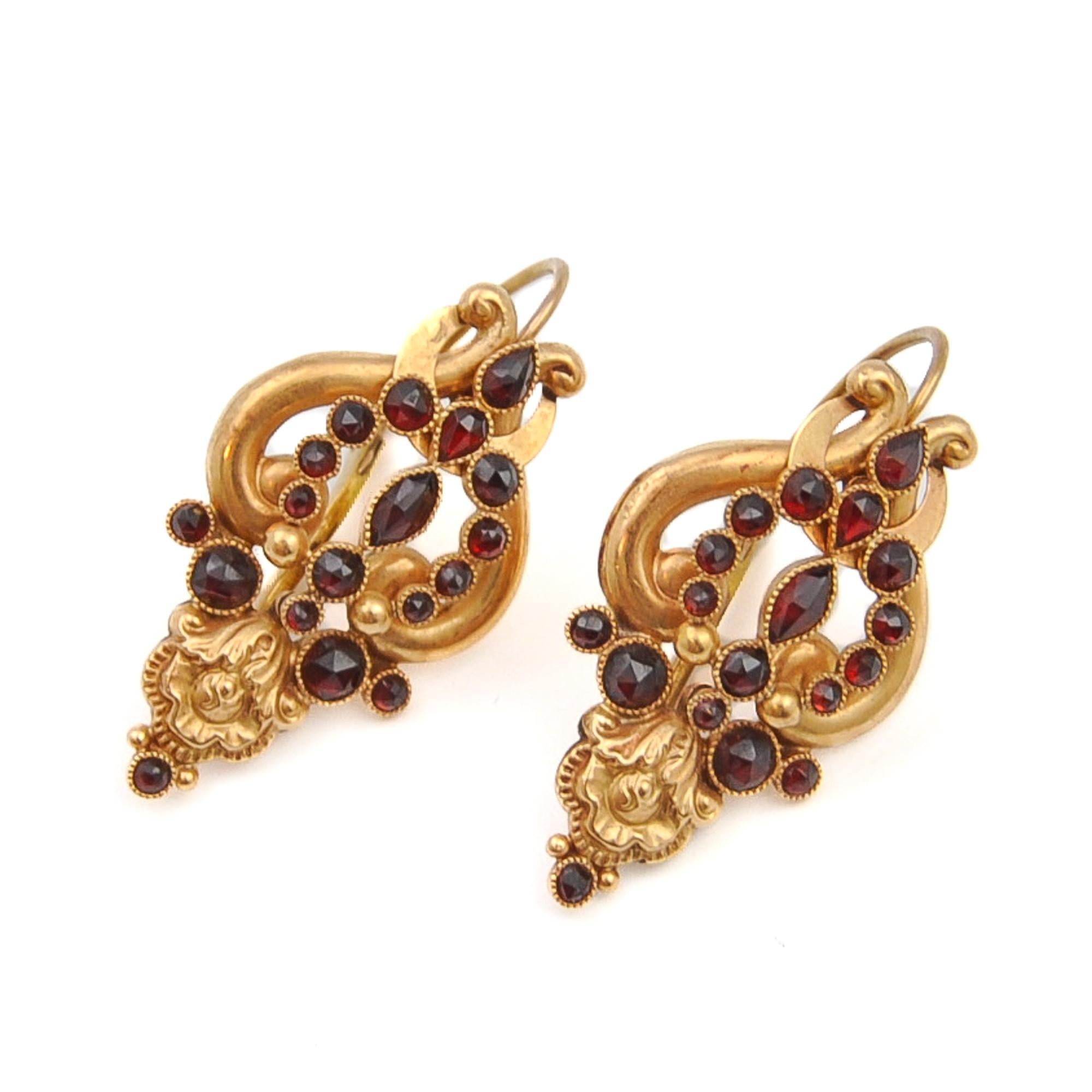 Antique Repoussé Garnet and 18K Gold Earrings For Sale 4