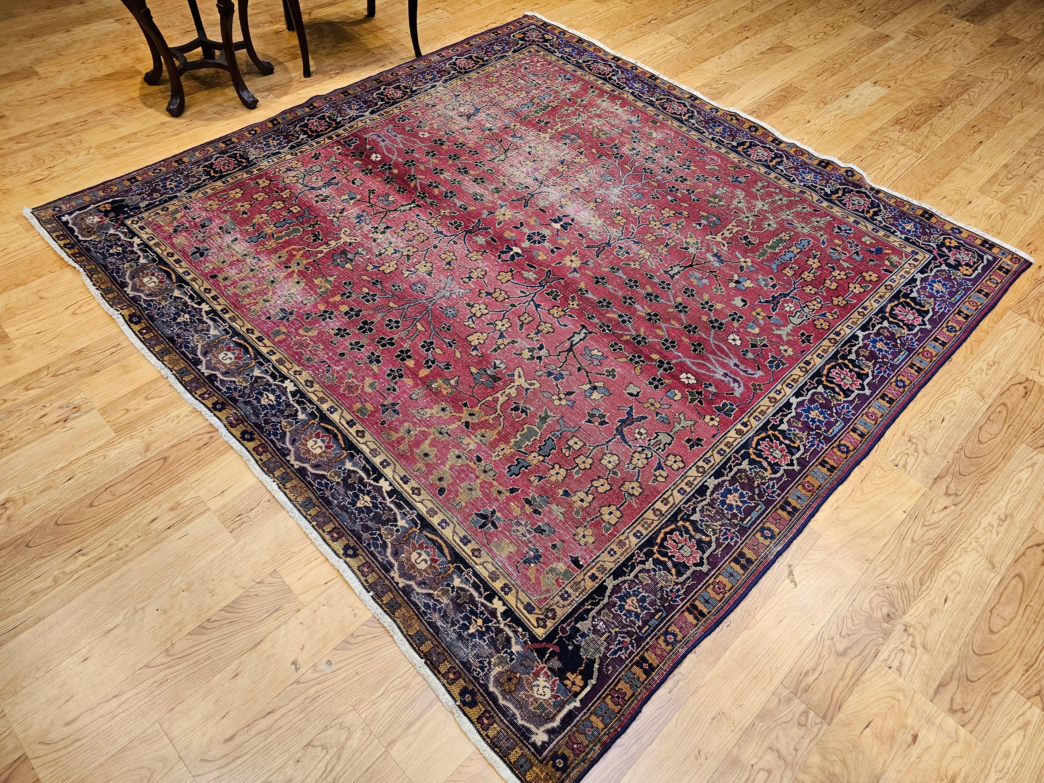 Early 19th Century Square Size Agra Rug in All Over Pattern For Sale 13