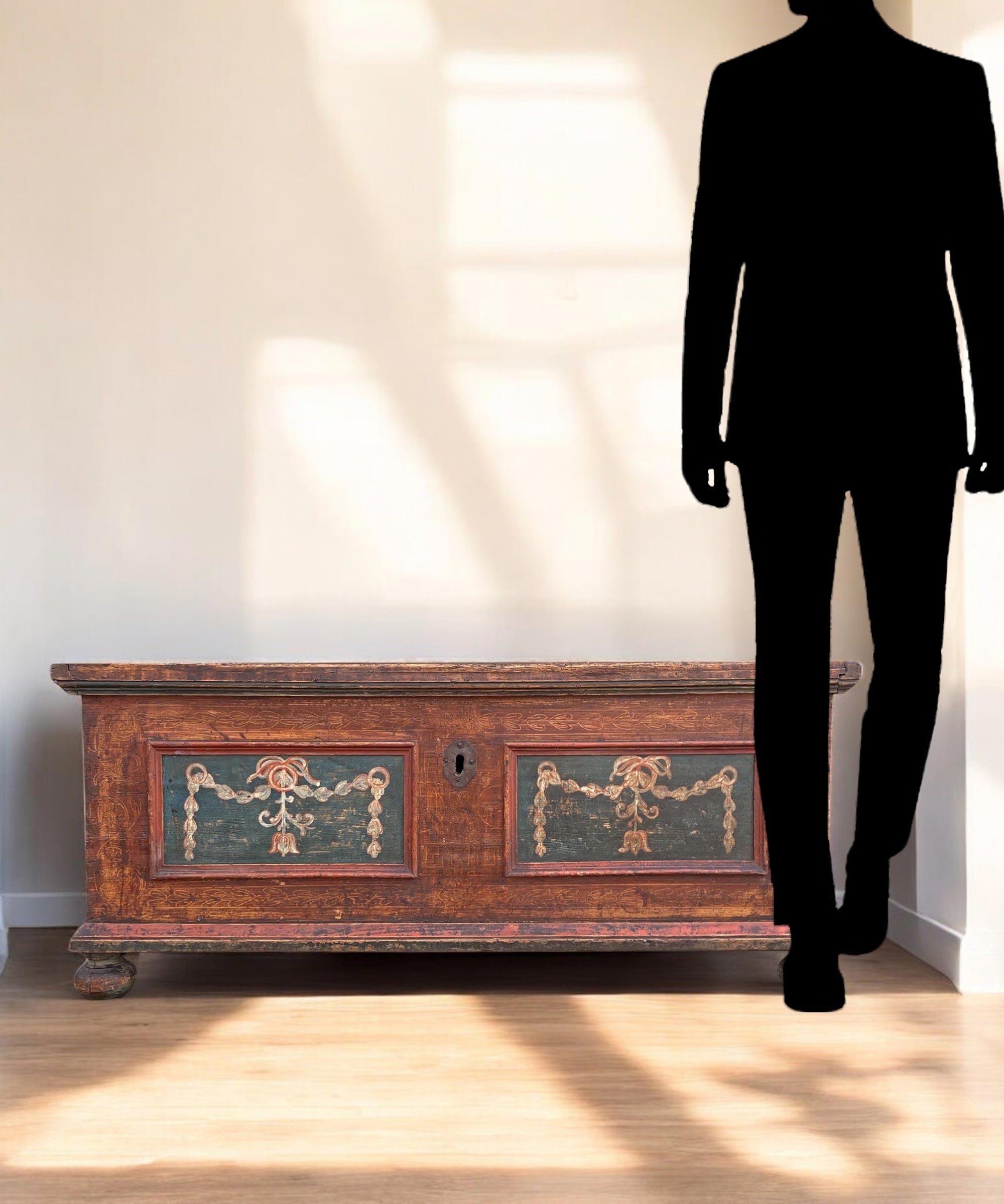 Early 19th Century Alpine Painted Blanket Chest in vendita 4