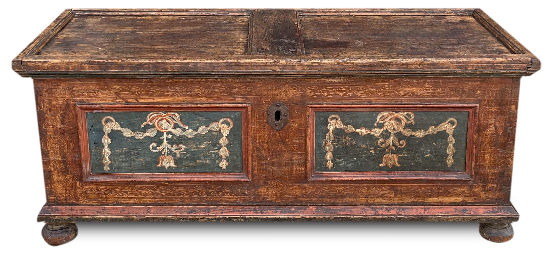Early 19th Century Alpine Painted Blanket Chest in vendita 5