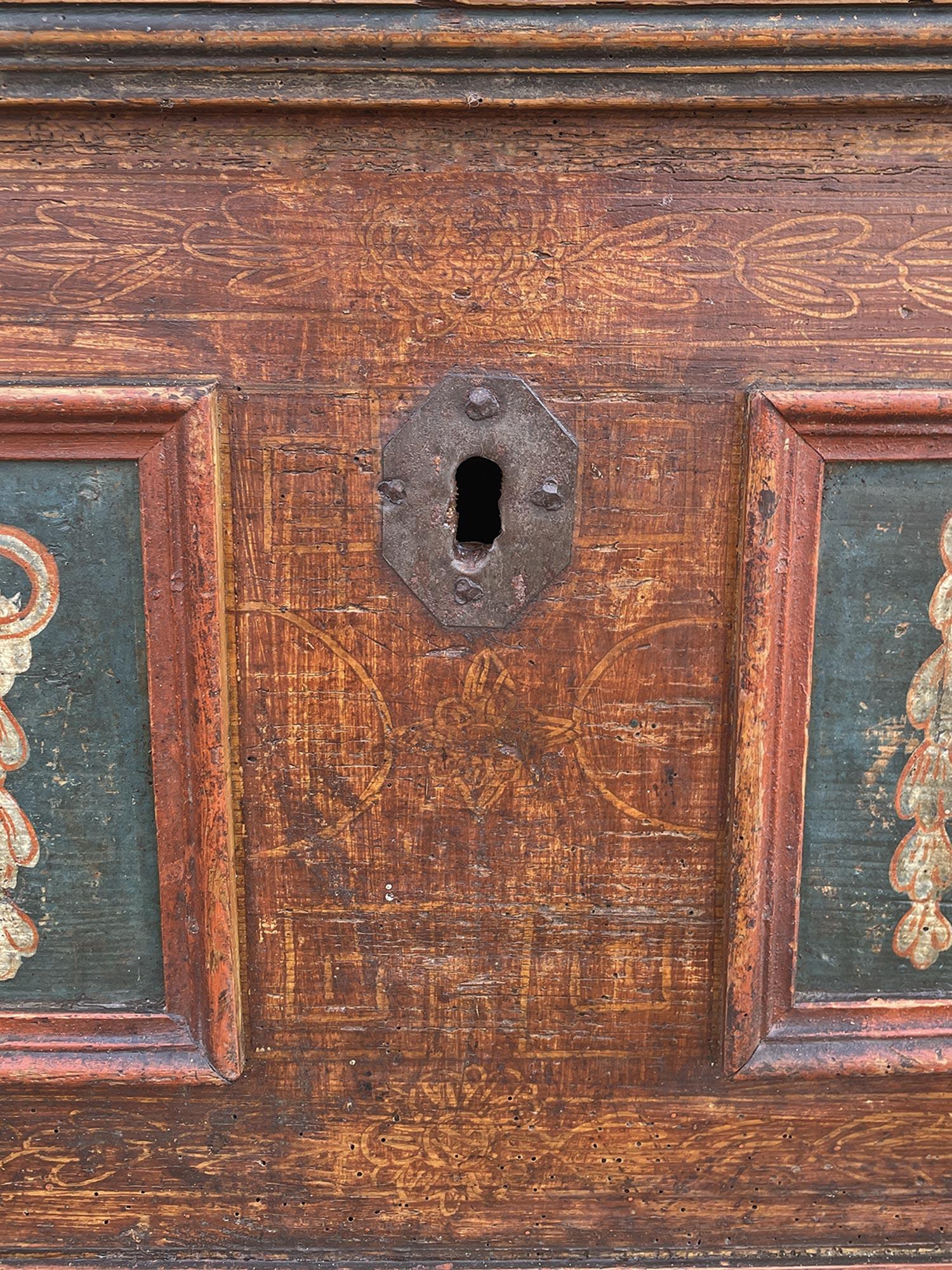 Abete Early 19th Century Alpine Painted Blanket Chest in vendita