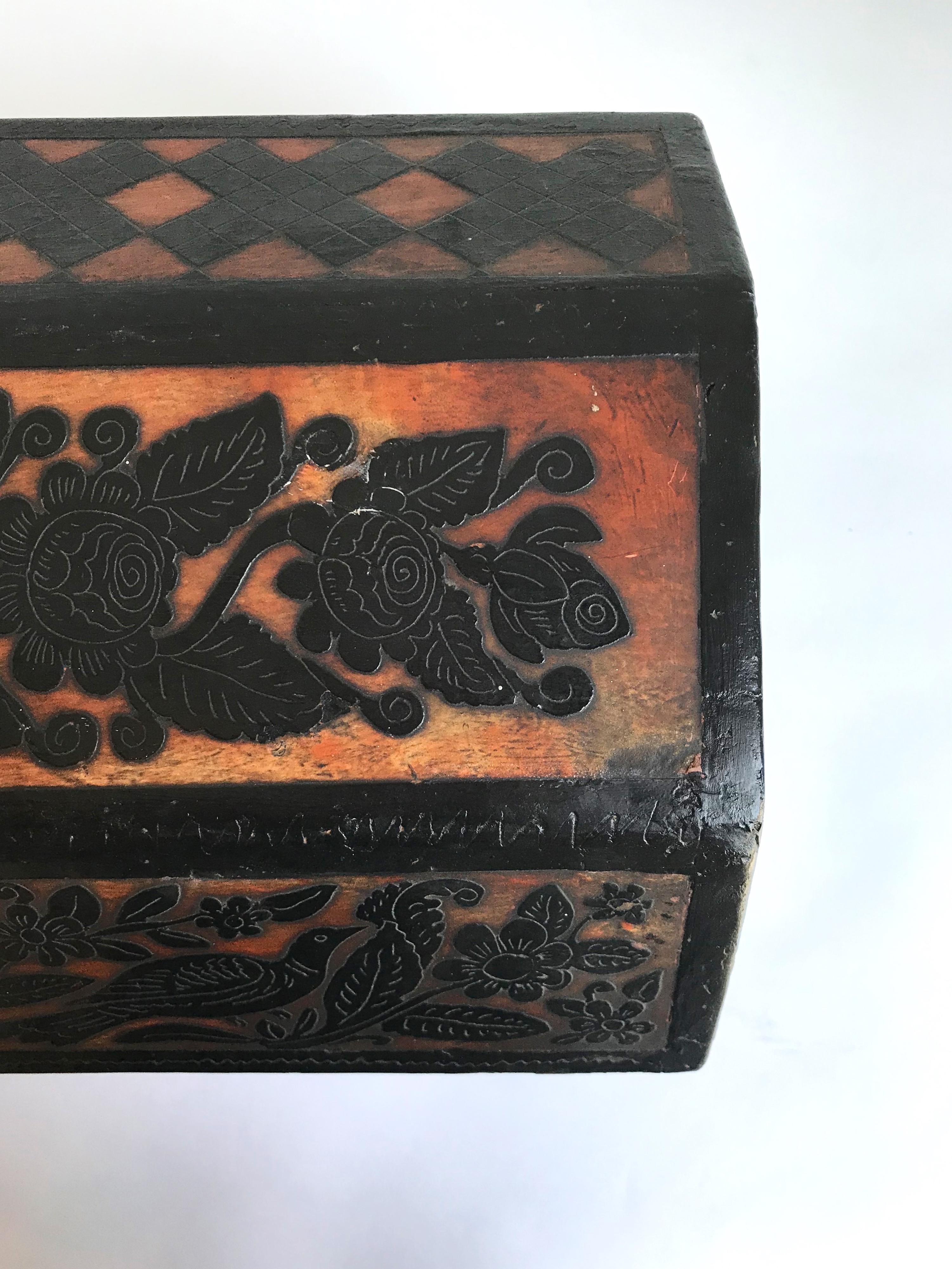 Early 19th Century American Carved Lacquered Folk Art Wooden Box from Tennessee 1